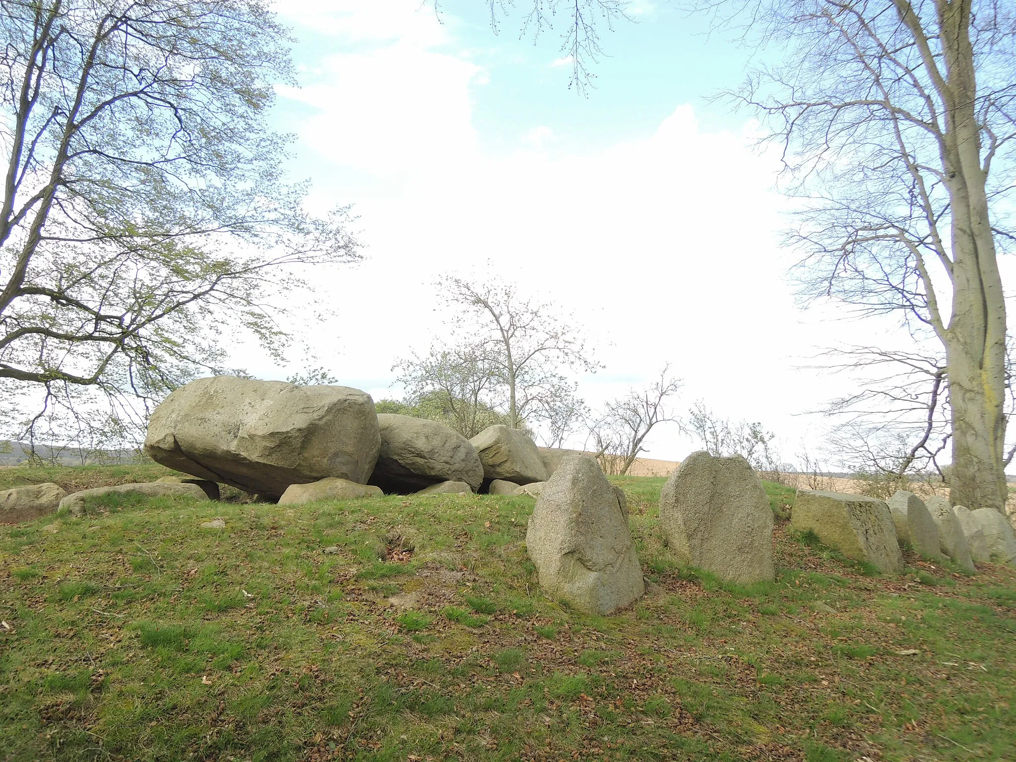 Photo showing: The megalithic passage grave of Katelbogen