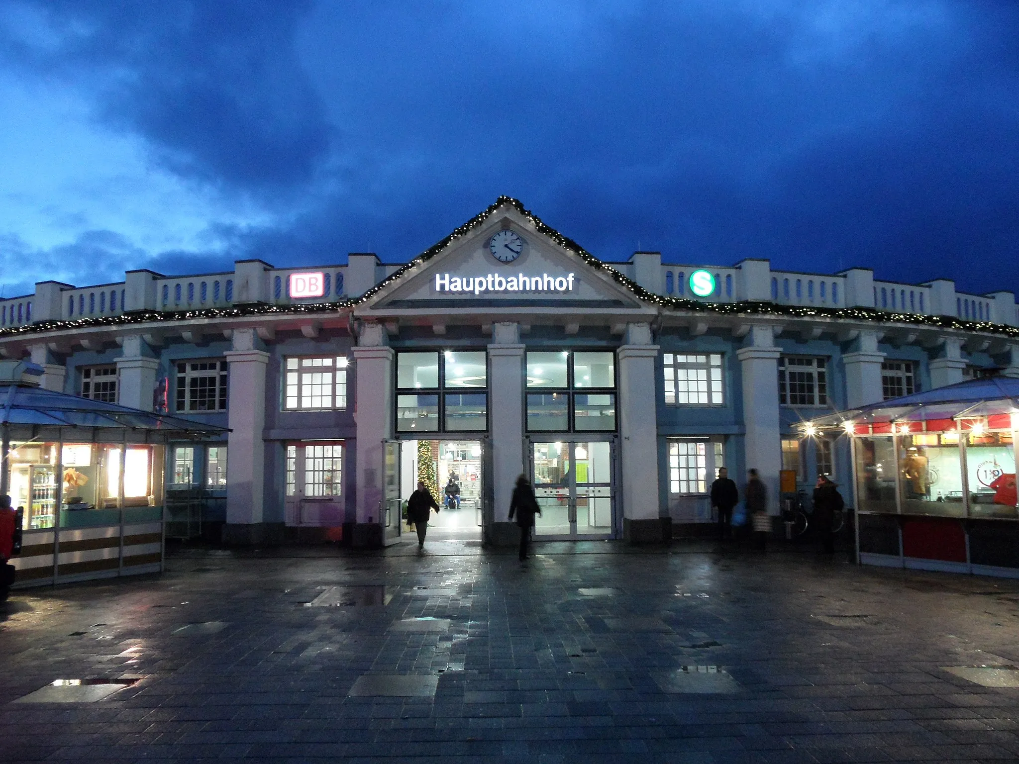 Photo showing: Rostock Hauptbahnhof - Hauptzugang von Norden