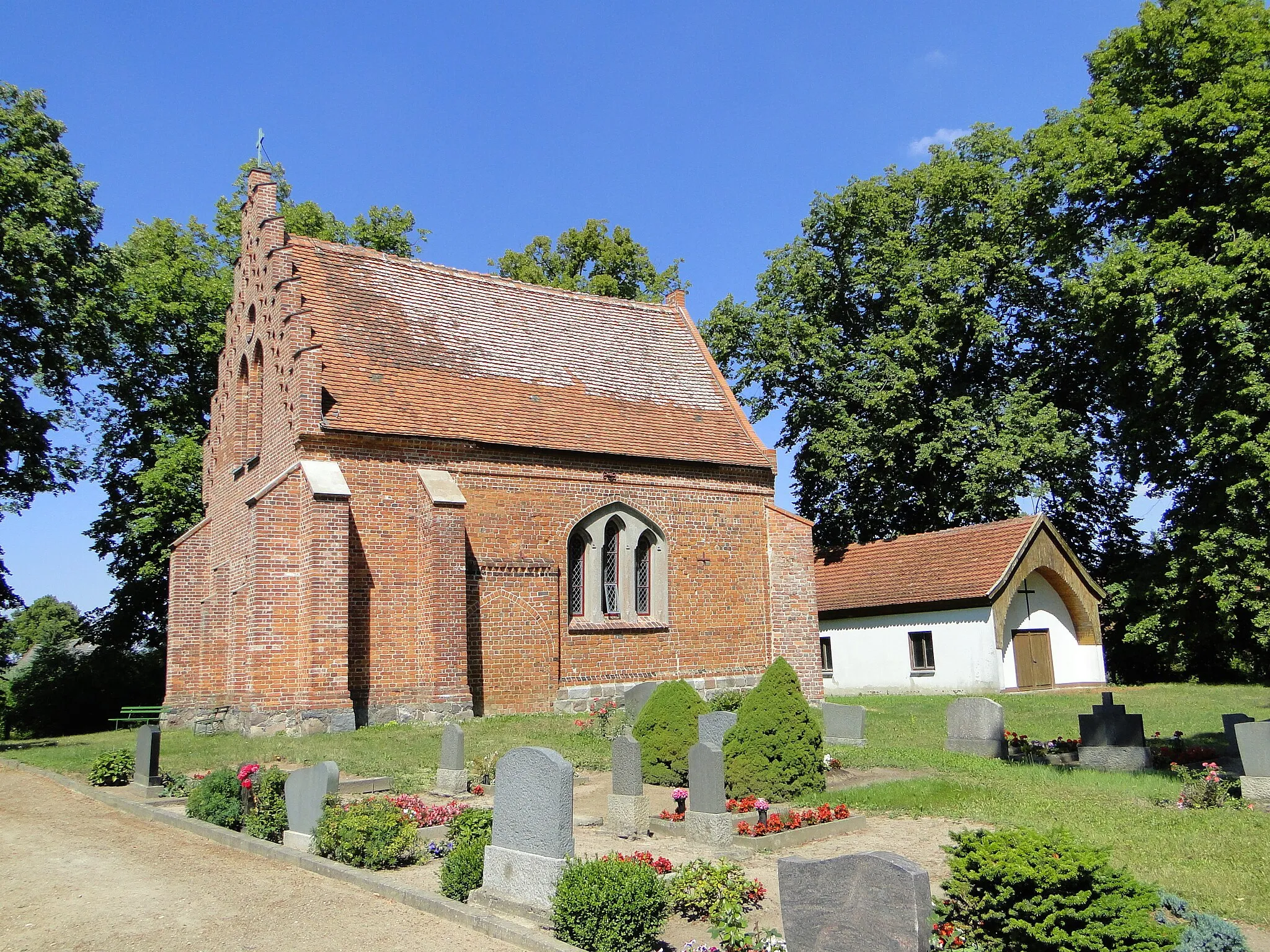 Photo showing: church in Zwiedorf, district Demmin, Mecklenburg-Vorpommern, Germany