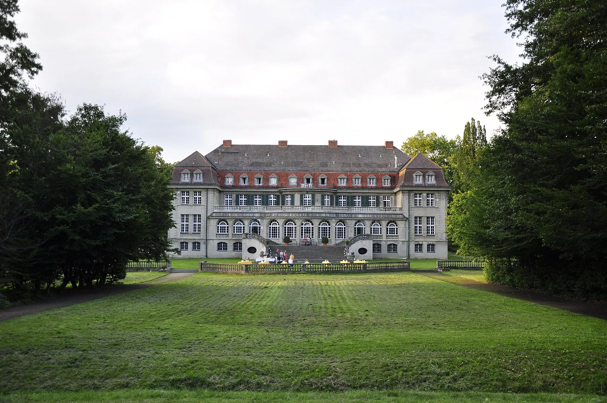 Photo showing: Schloss Bellin, Parkseite
