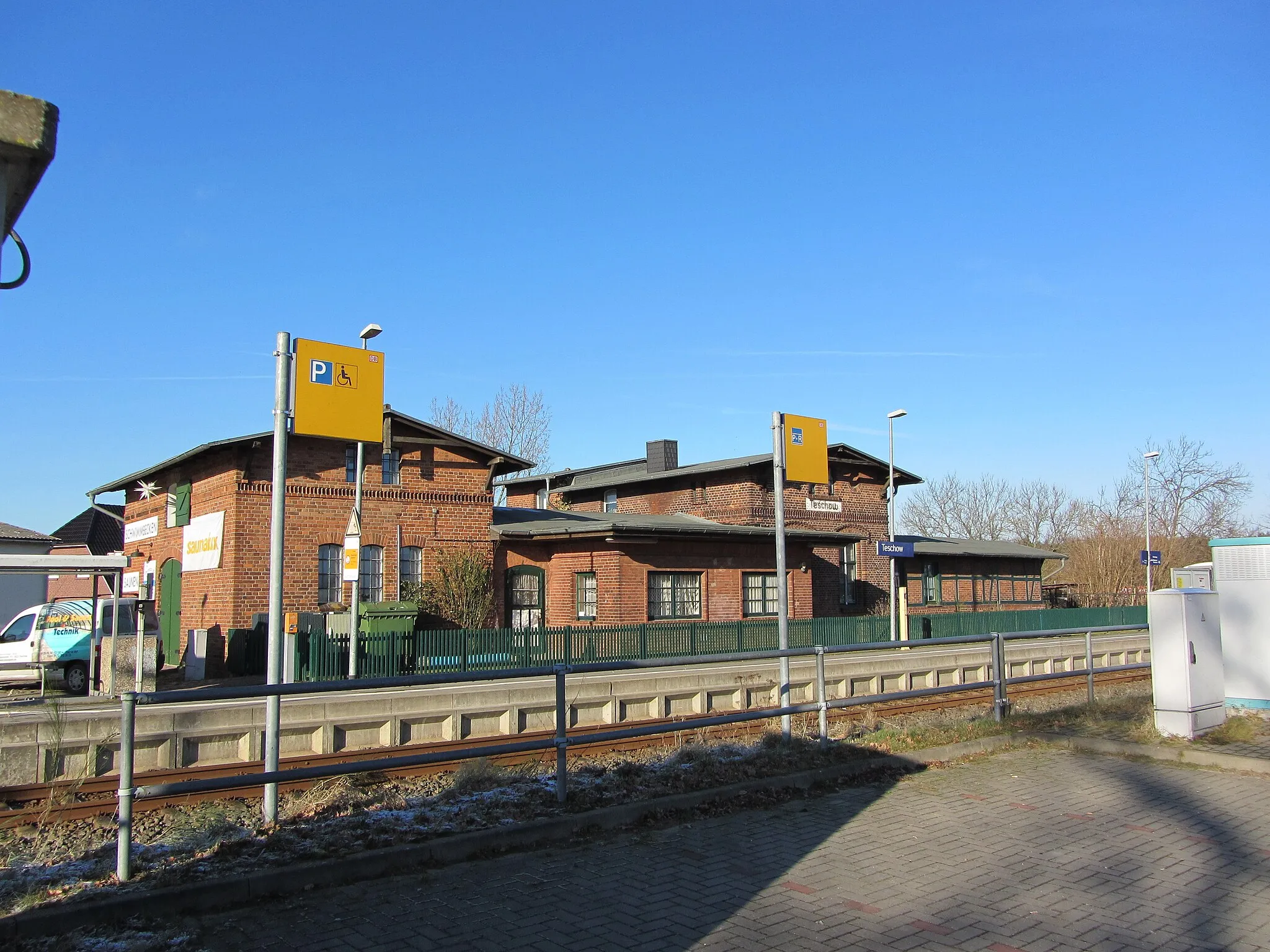 Photo showing: Train station in Teschow (Alt Bukow), district Rostock, Mecklenburg-Vorpommern, Germany