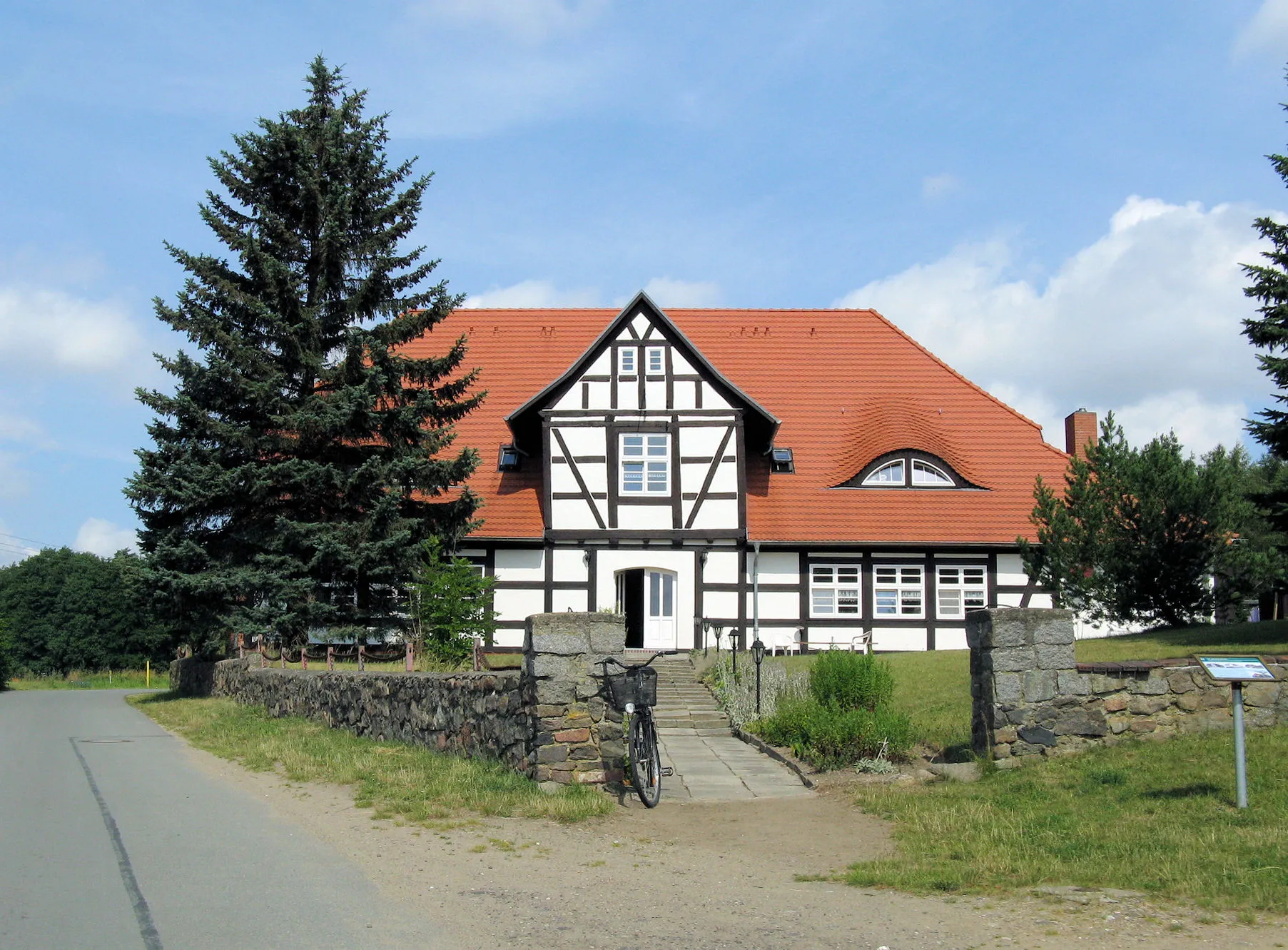 Photo showing: Former custom house in Serrahn, disctrict Güstrow, Mecklenburg-Vorpommern, Germany