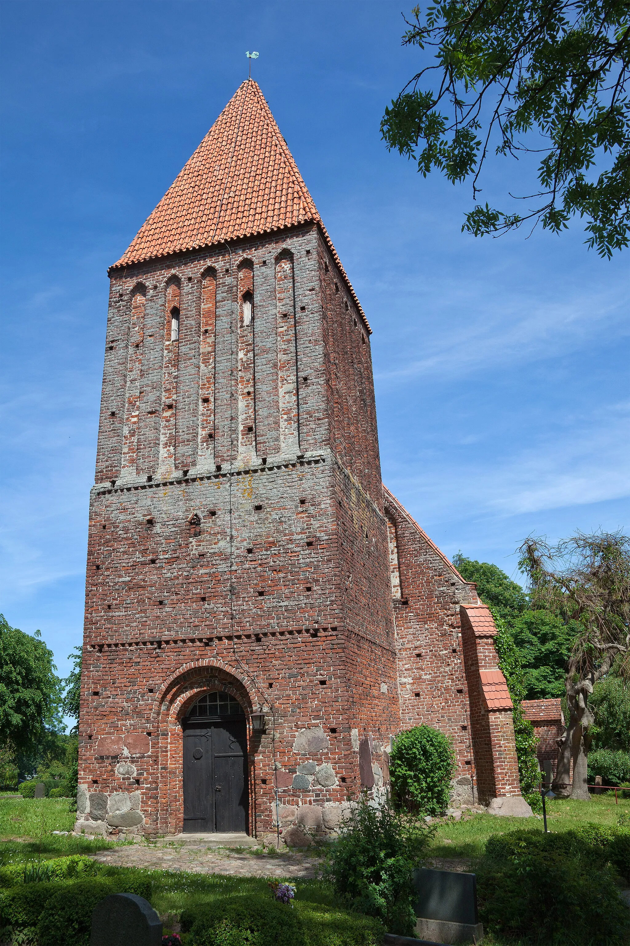 Photo showing: Lancken-Granitz, church "St. Andreas"