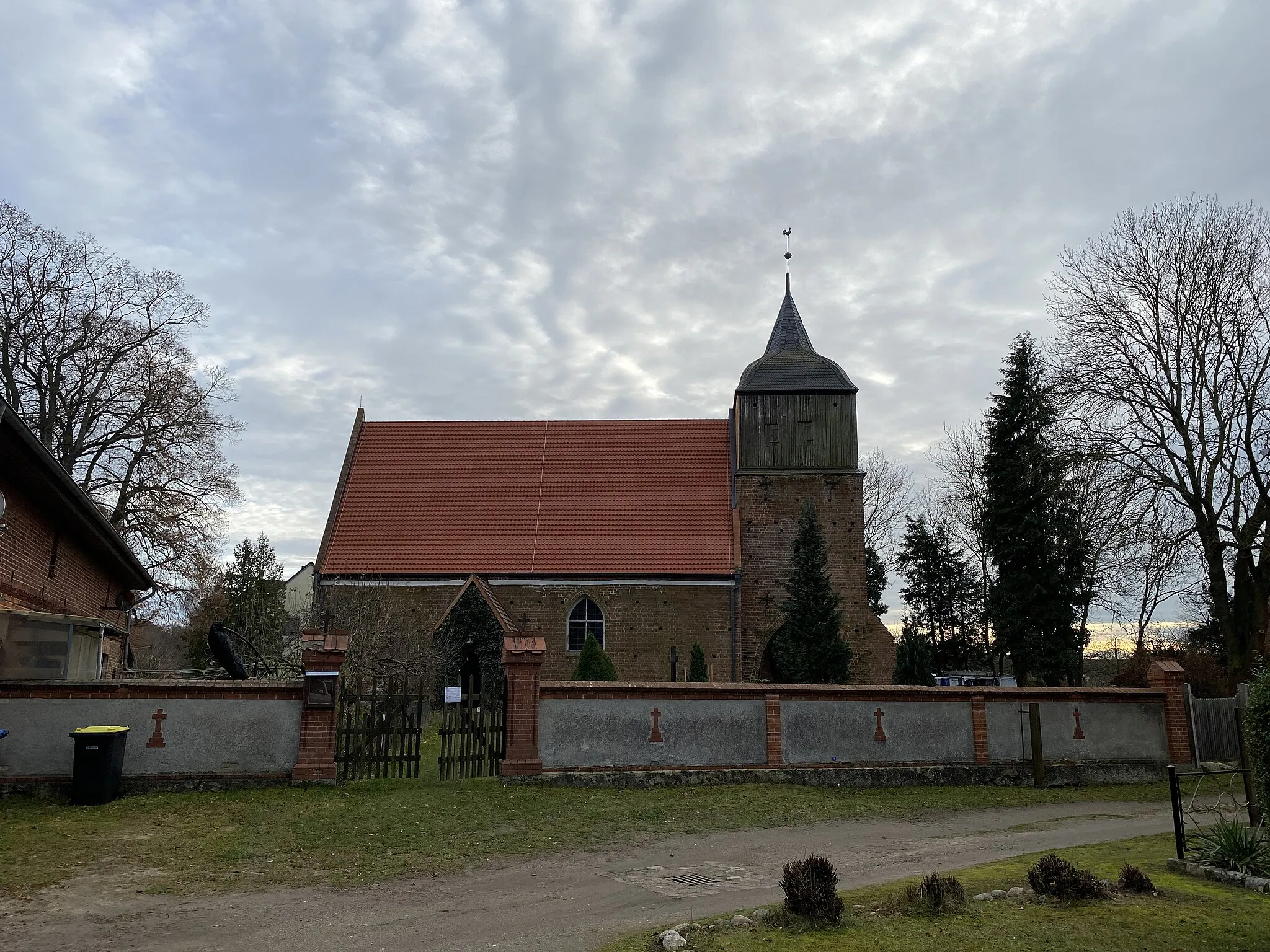 Photo showing: Dorfkirche im Ort Buchholz am Müritzsee in MV