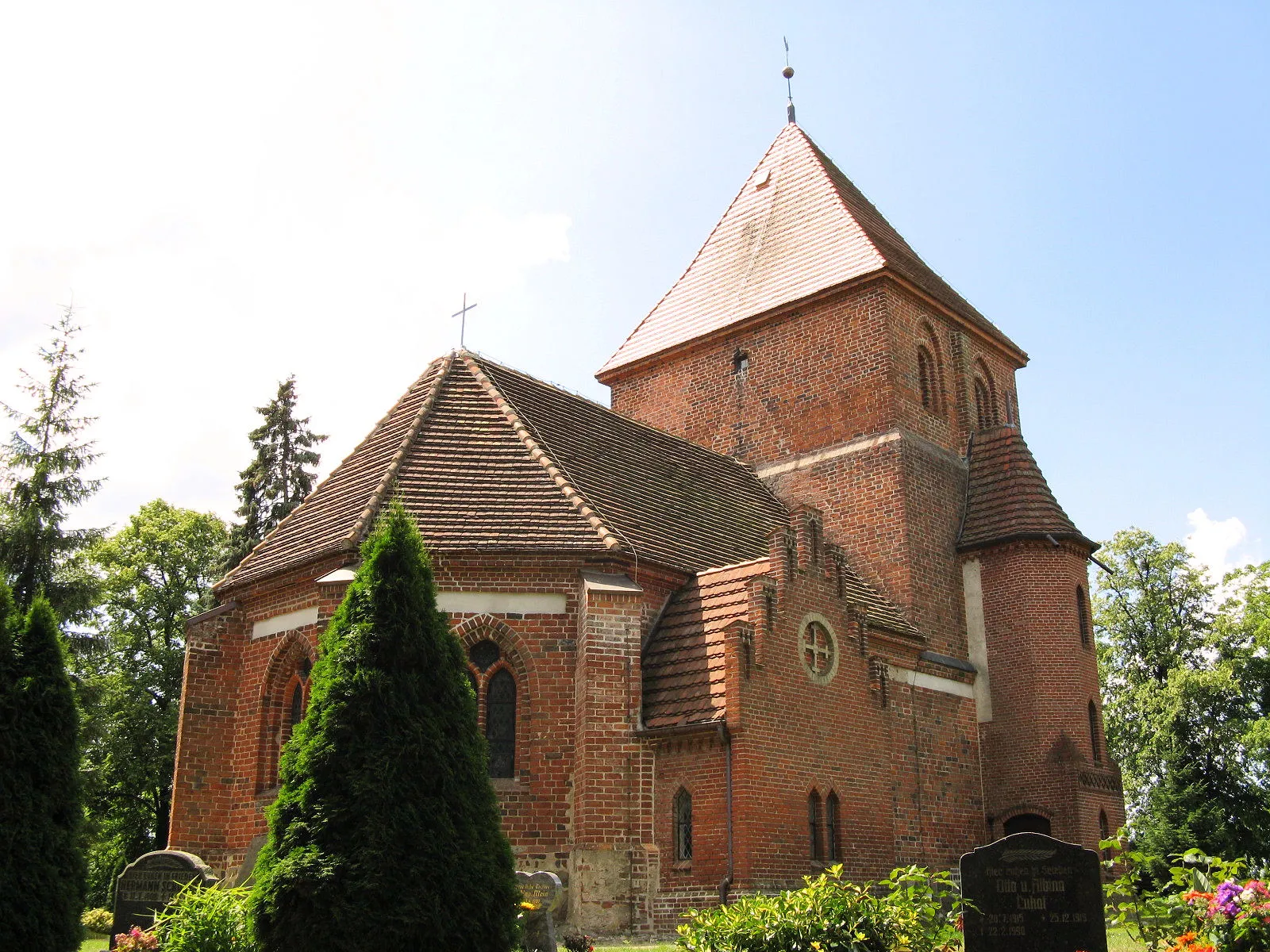 Photo showing: Church in Hohen Wangelin, disctrict Mecklenburgische Seenplatte, Mecklenburg-Vorpommern, Germany