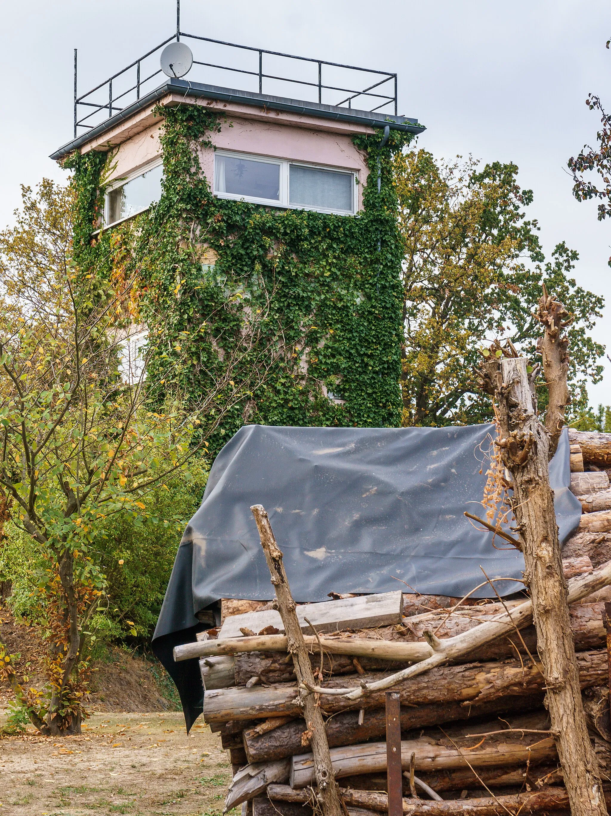 Photo showing: Ehemaliger Grenzwachturm, Friedhofsstraße 8 in Dömitz OT Rüterberg