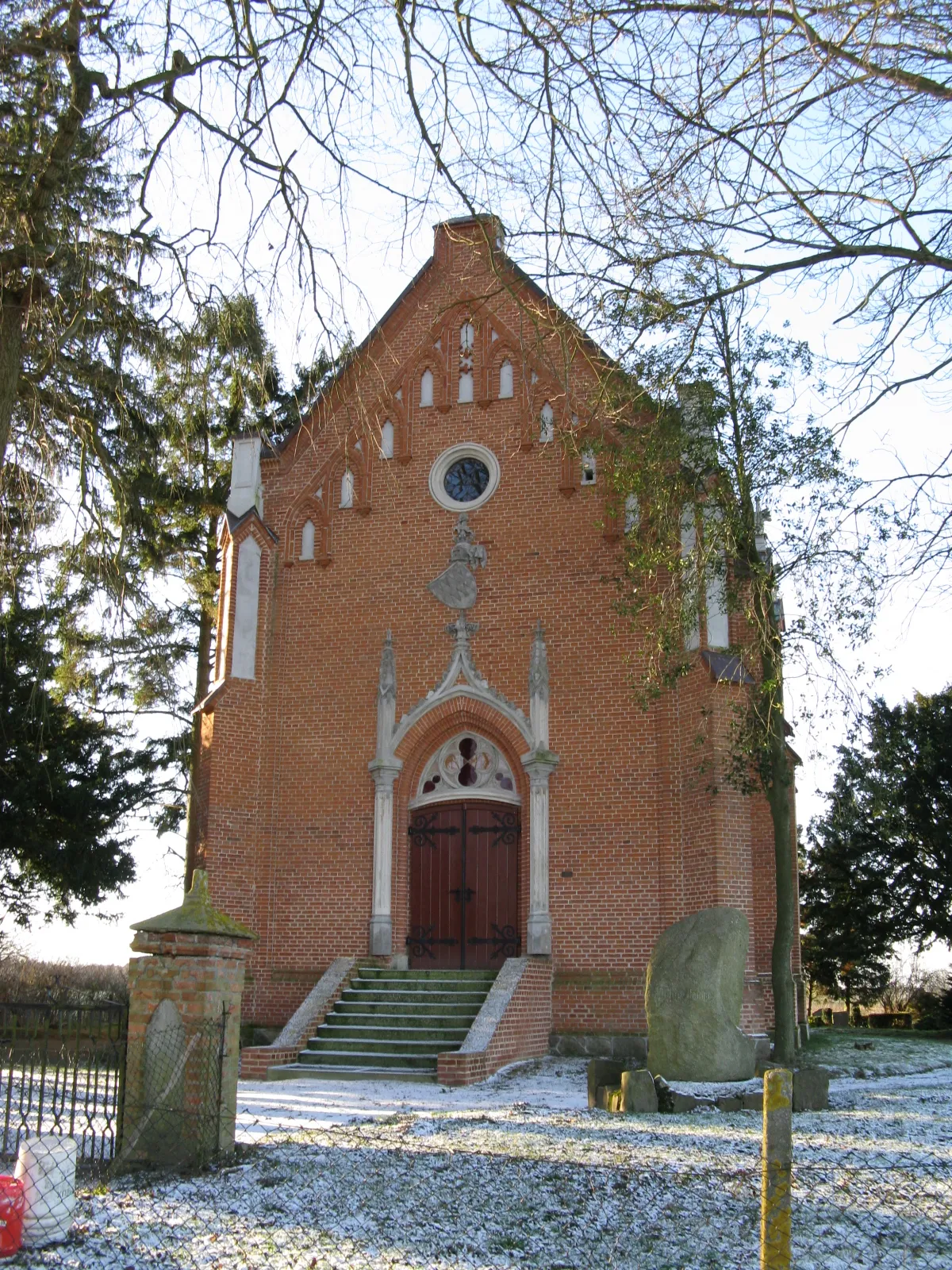 Photo showing: Chapel in Hülseburg, district Ludwigslust-Parchim, Mecklenburg-Vorpommern, Germany