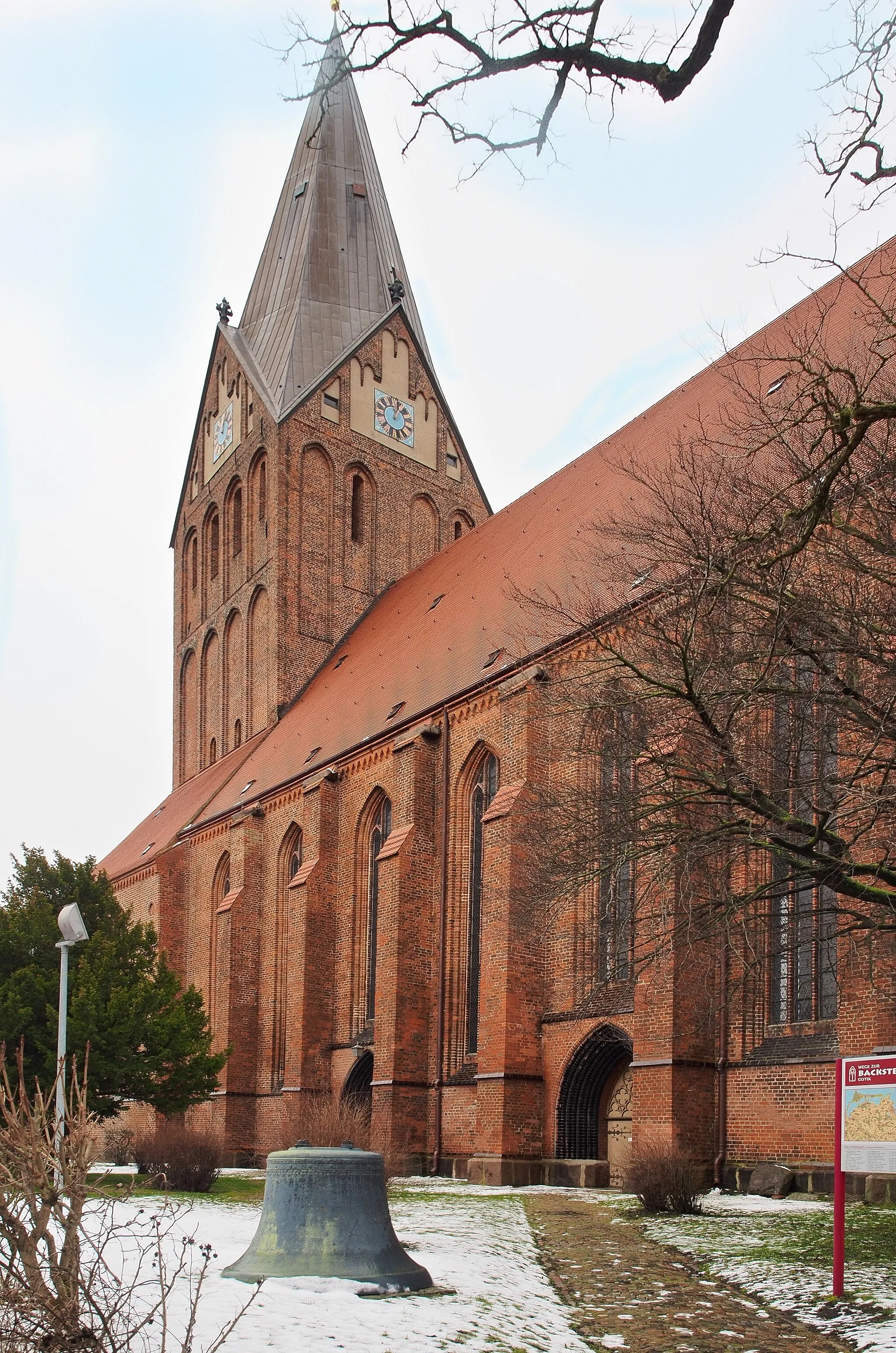 Photo showing: Ansicht der Kirche von Südost
