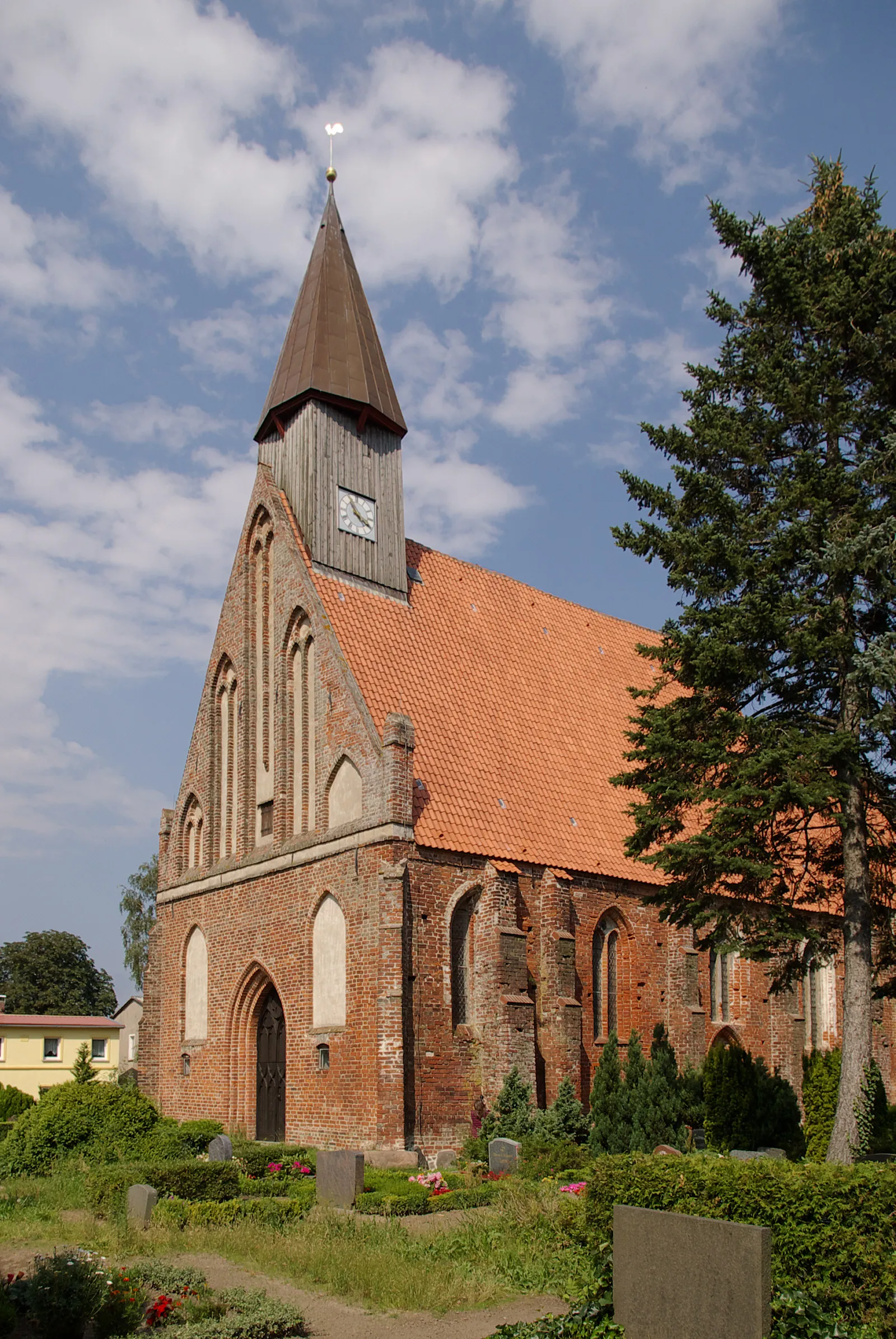 Photo showing: St. Johannis-Kirche, Rambin, Rügen