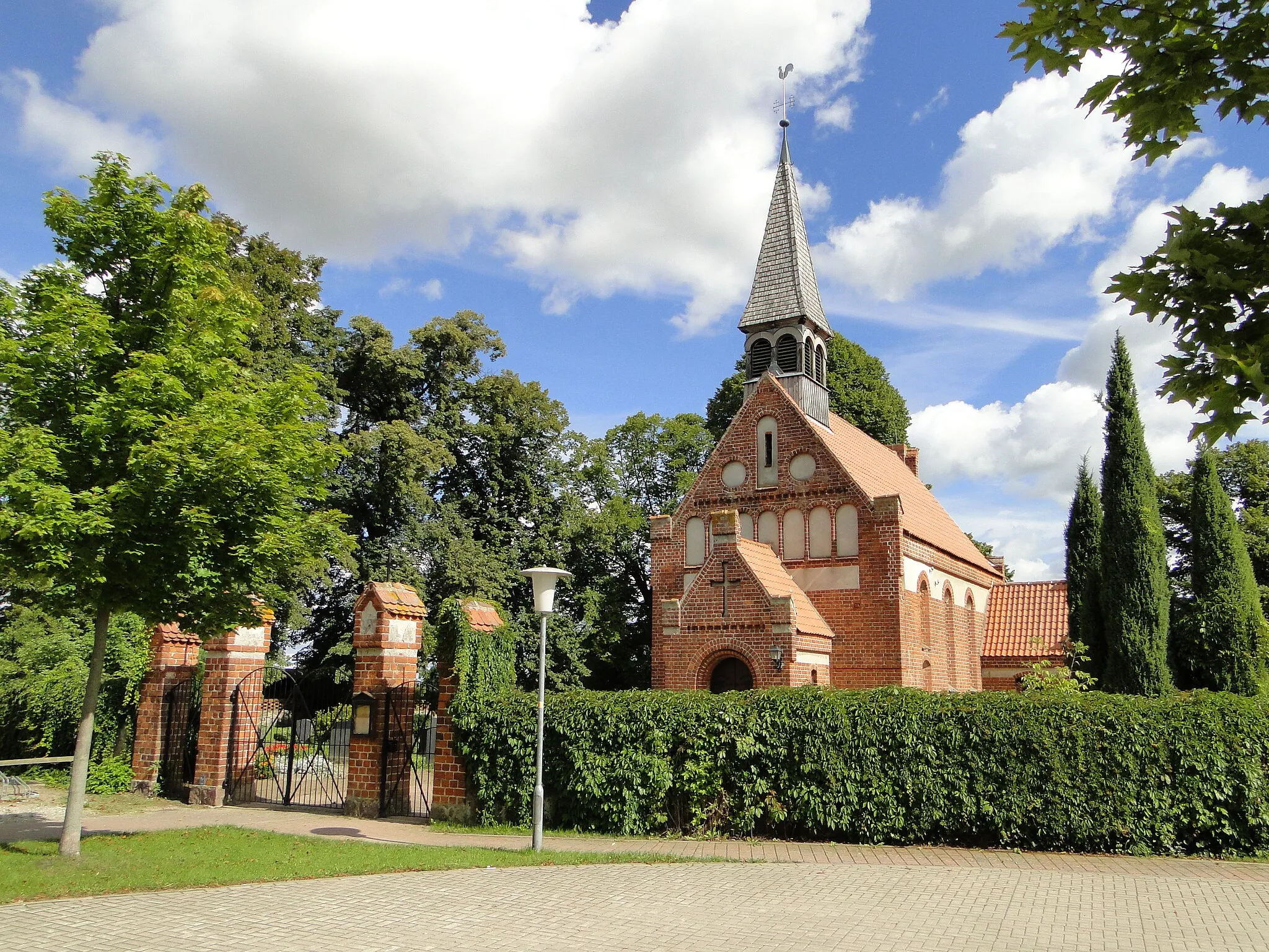 Photo showing: Church in Marihn, district Müritz, Mecklenburg-Vorpommern, Germany