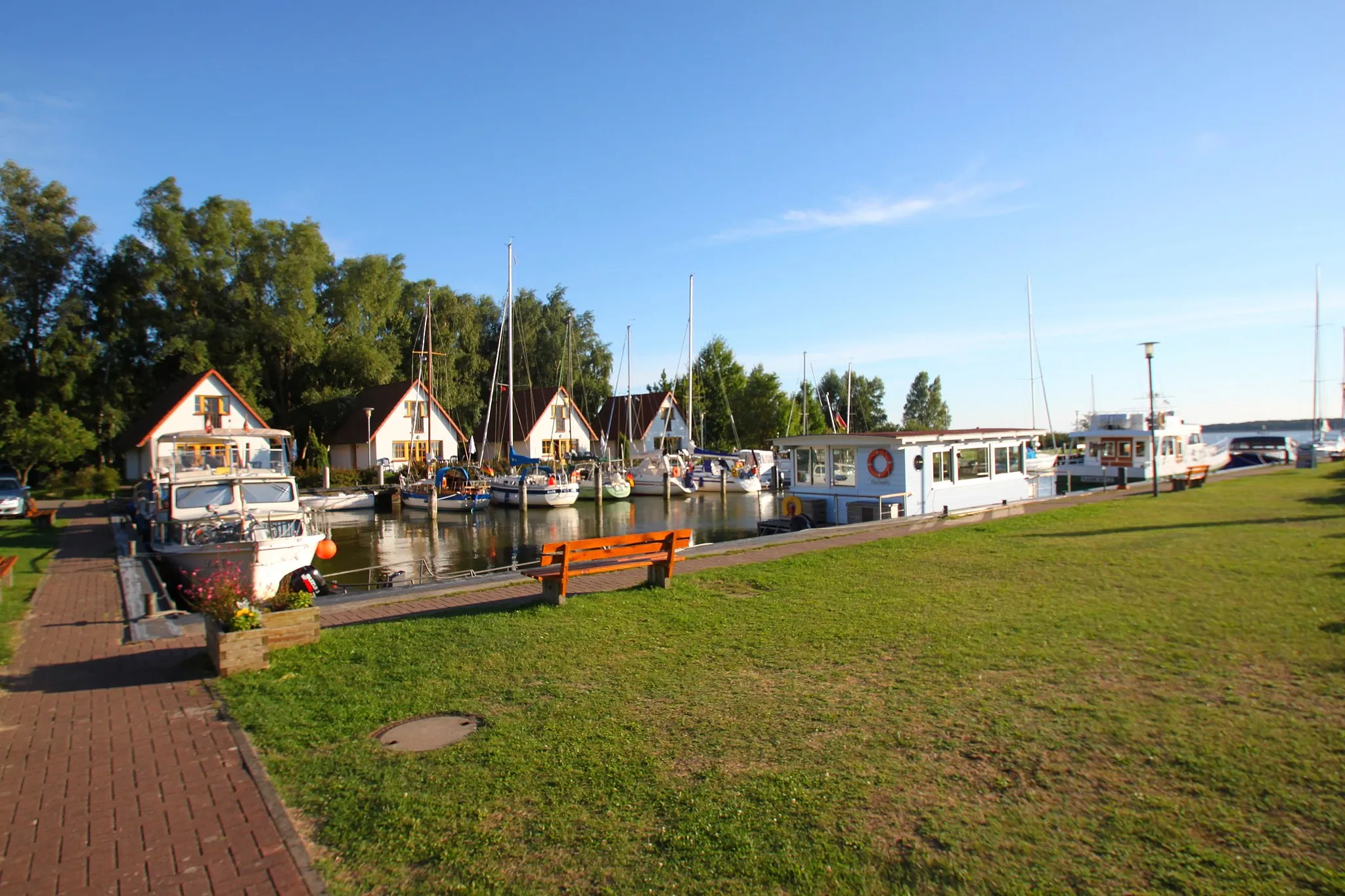 Photo showing: Am Hafen in Rankwitz