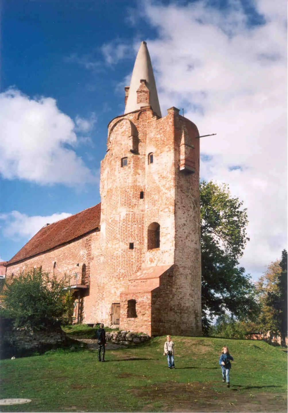 Photo showing: Burg Klempenow von Osten