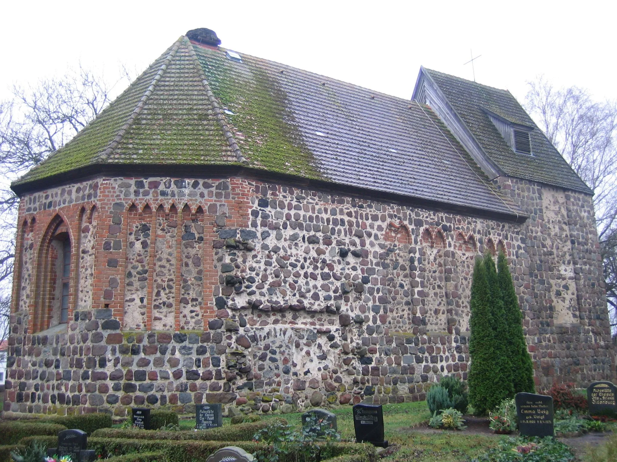 Photo showing: Dorfkirche Pragsdorf, Landkreis Mecklenburgische Seenplatte