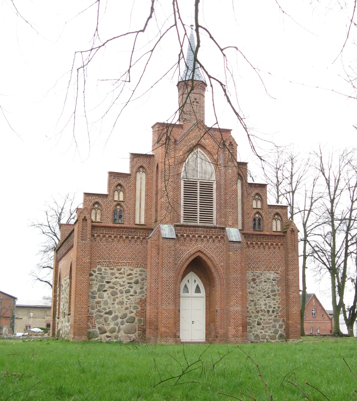 Photo showing: Church in Raduhn, district Ludwigslust-Parchim, Mecklenburg-Vorpommern, Germany