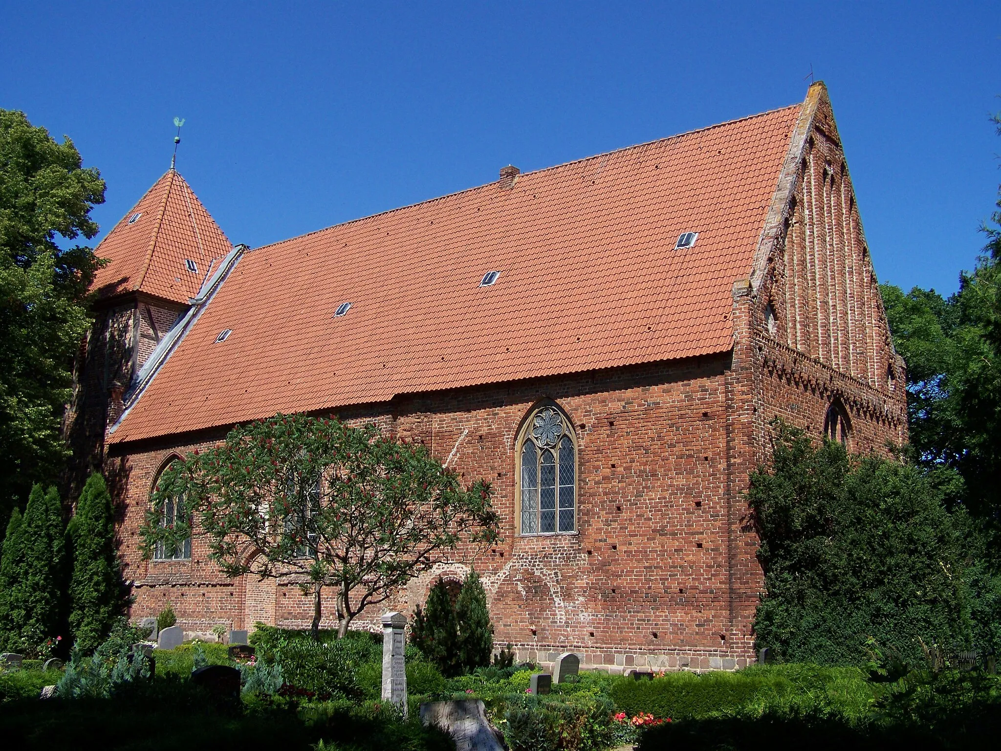 Photo showing: Die Kirche in Neuenkirchen (bei Greifswald), Gesamtansicht