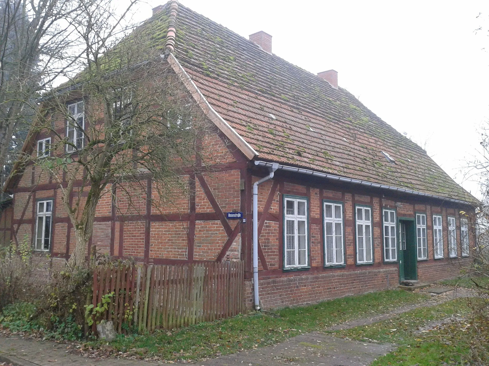 Photo showing: Pfarrhaus Kreien