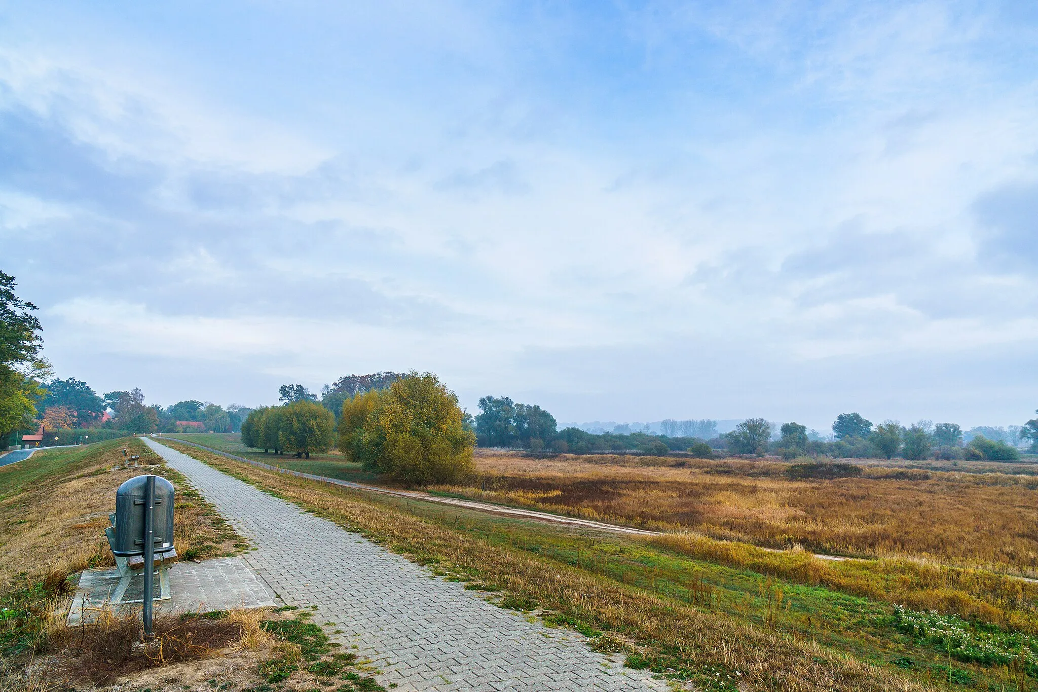 Photo showing: Blick vom Deich in Damnatz  in die Elbaue