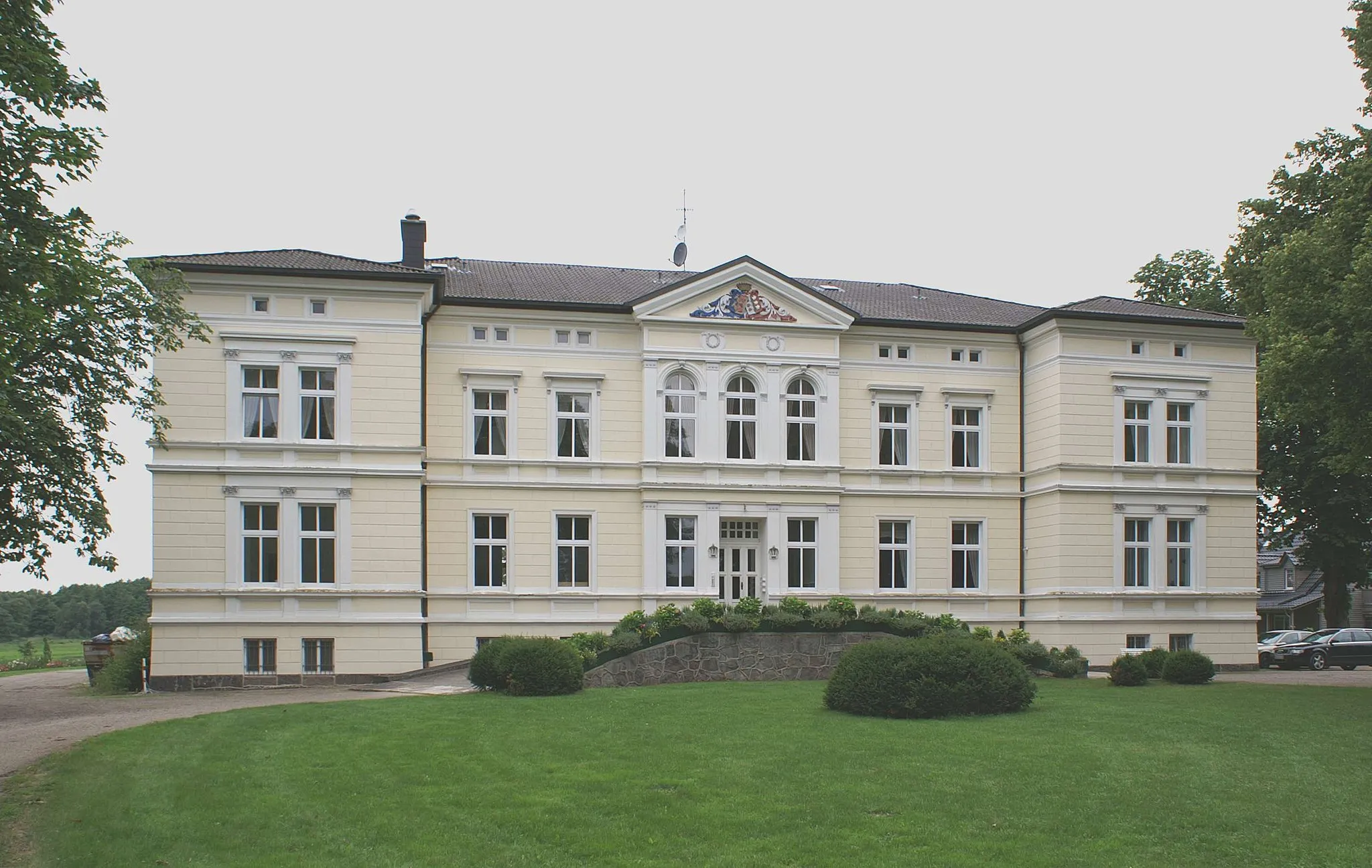 Photo showing: Vanselow - Landkreis Mecklenburgische Seenplatte - Herrenhaus - Front