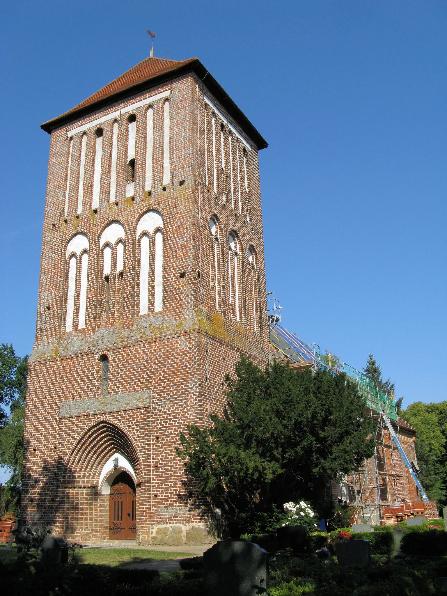 Photo showing: Church in Warnkenhagen, disctrict Güstrow, Mecklenburg-Vorpommern, Germany