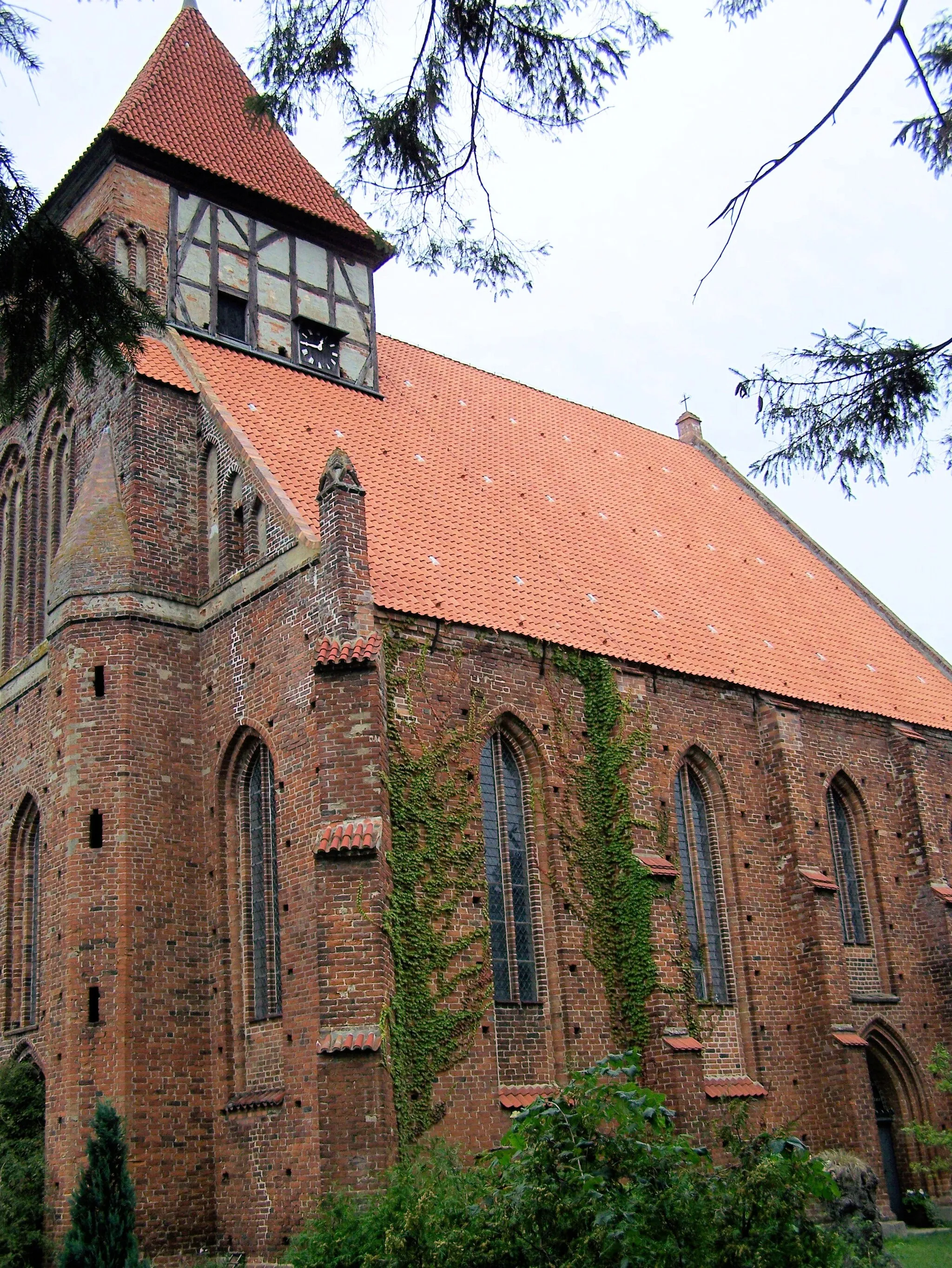 Photo showing: Brandshagen, Kirche