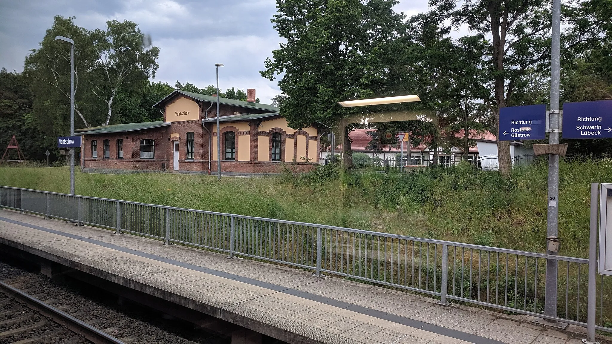 Photo showing: Bahnhof Ventschow, 
Taken on 3 June 2019
