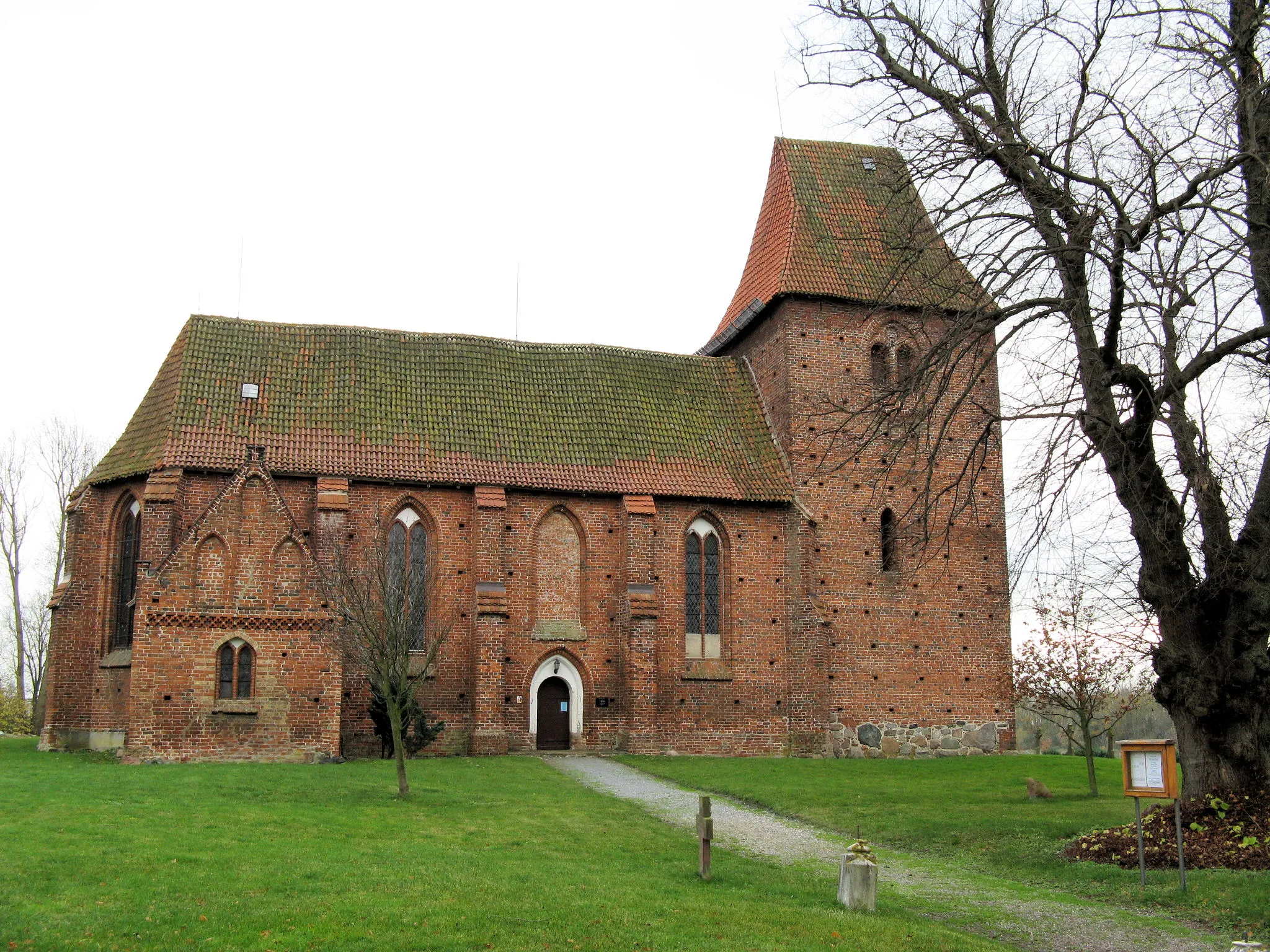 Photo showing: Church St. Laurentius in Hornstorf, Mecklenburg-Vorpommern, Germany