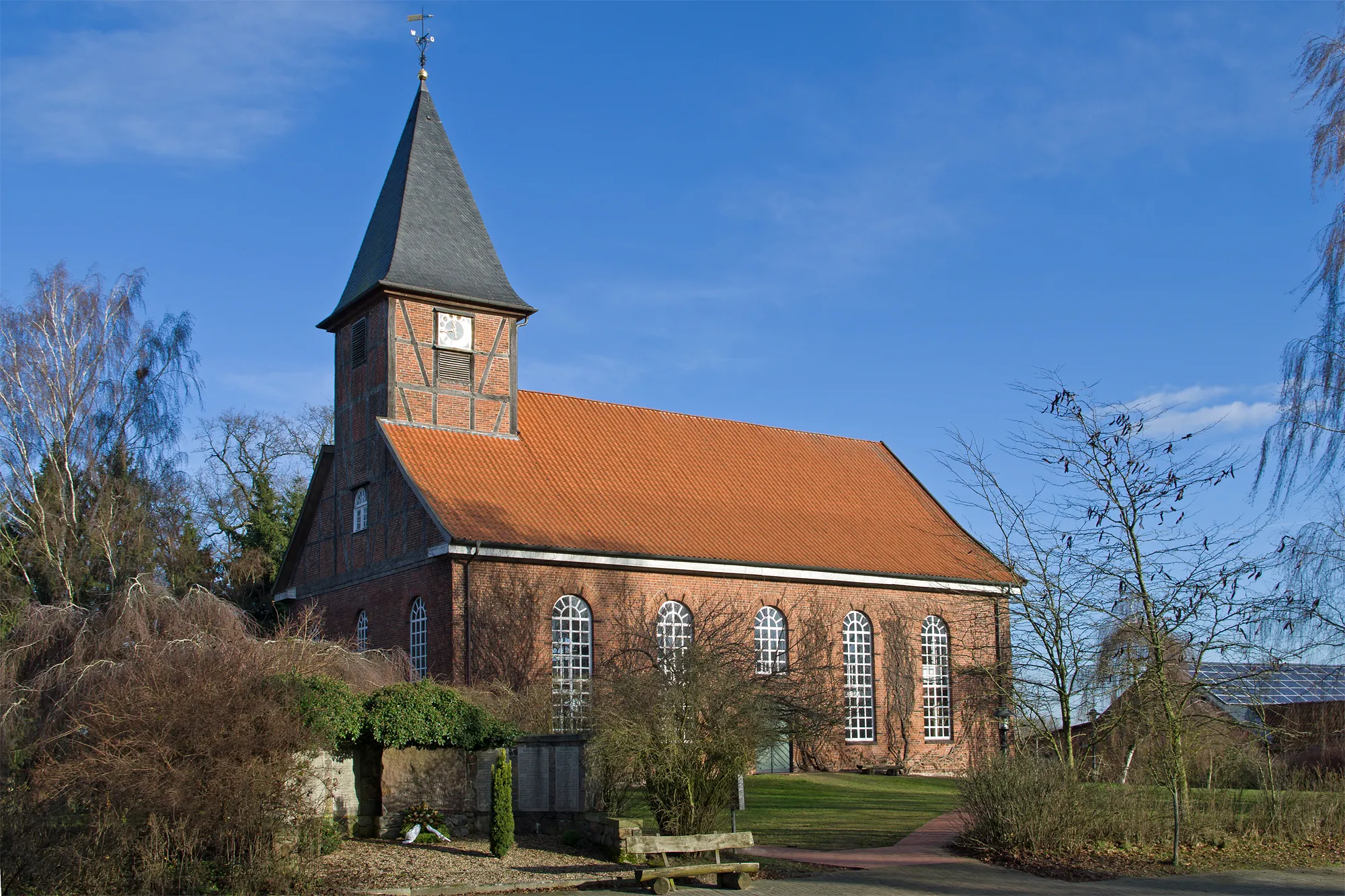 Photo showing: Church of the small village Langendorf (district Lüchow-Dannenberg, northern Germany).