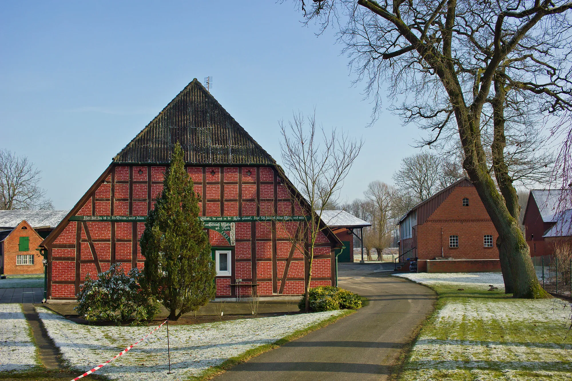 Photo showing: Cultural heritage monument "Alt Tramm 6" (former No 6) in the village Tramm near Dannenberg (Elbe); built in 1821.