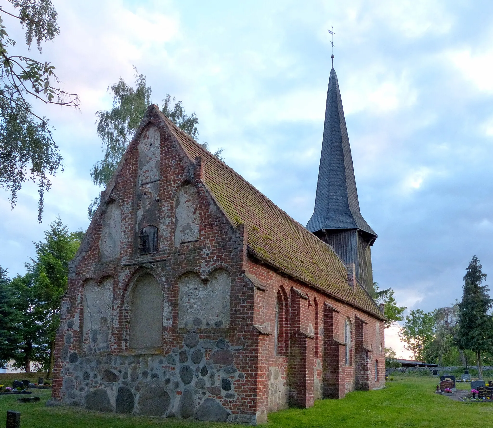 Photo showing: Kirche in Weltzin, Ostgiebel und Nordseite