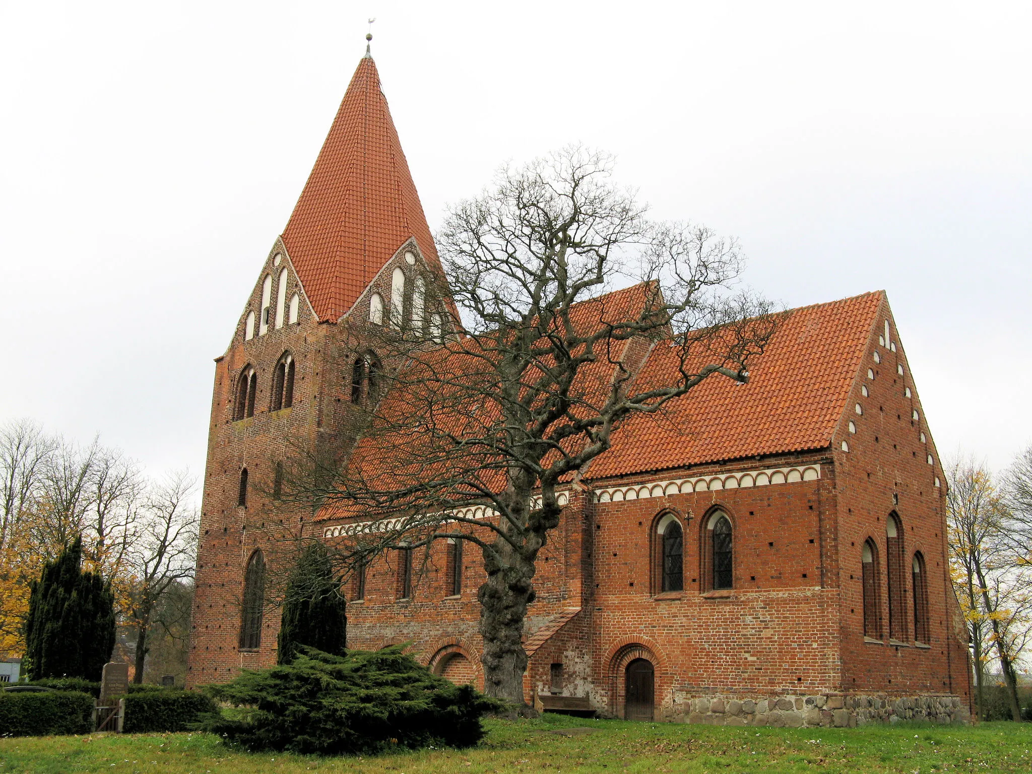 Photo showing: Church in Neuburg, Mecklenburg-Vorpommern, Germany