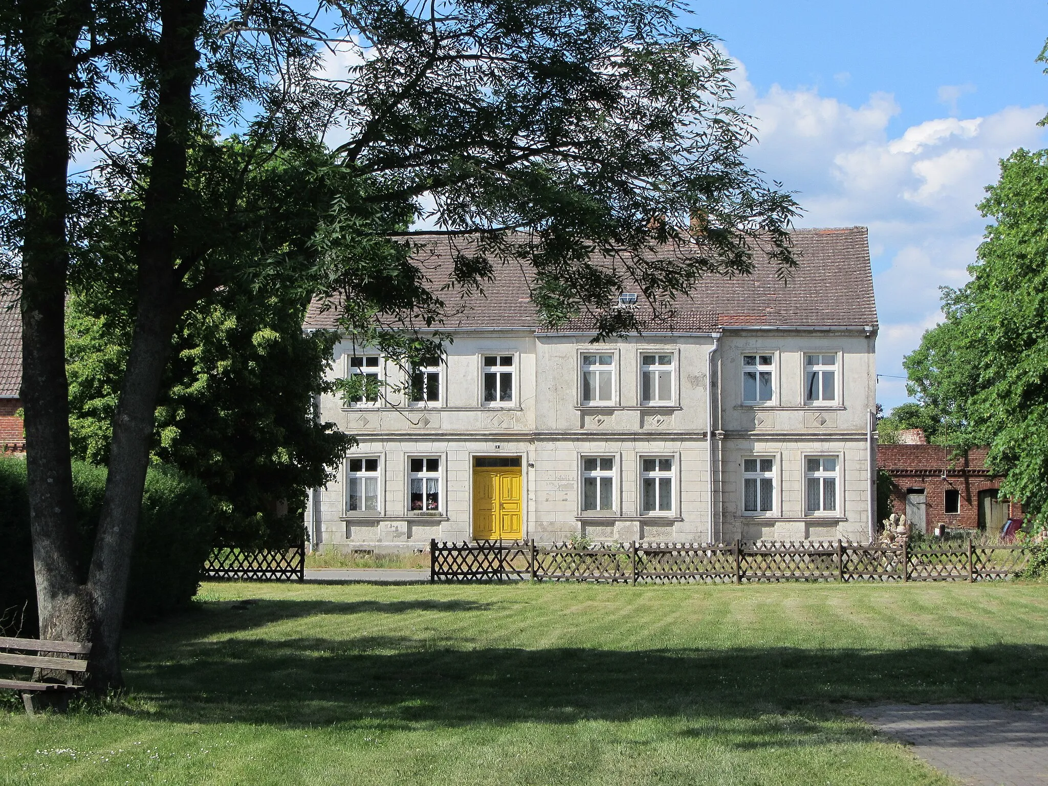 Photo showing: House, cultural heritage monument in Muchow, district Ludwigslust-Parchim, Mecklenburg-Vorpommern, Germany