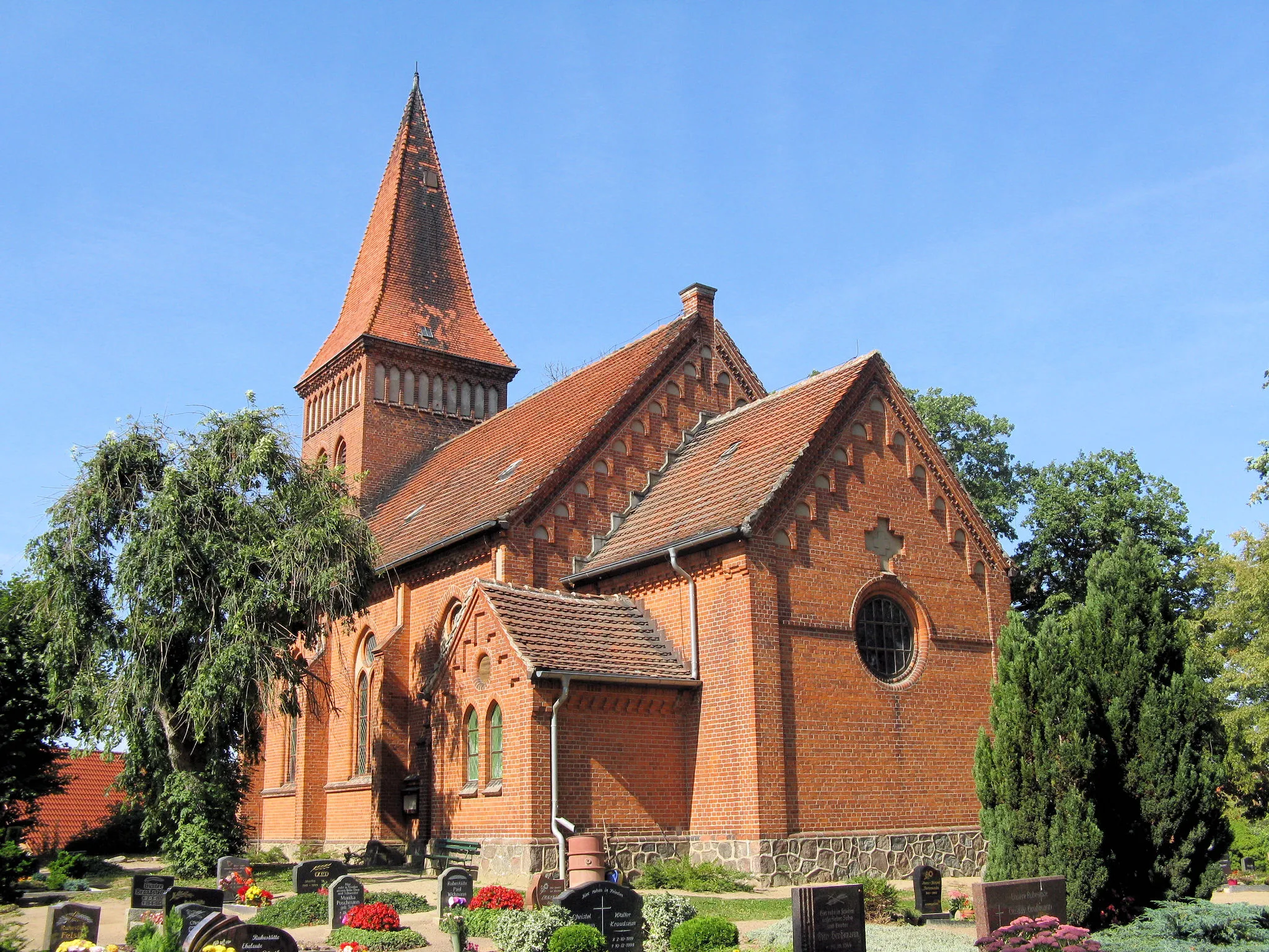 Photo showing: Church in Langhagen, disctrict Rostock, Mecklenburg-Vorpommern, Germany
