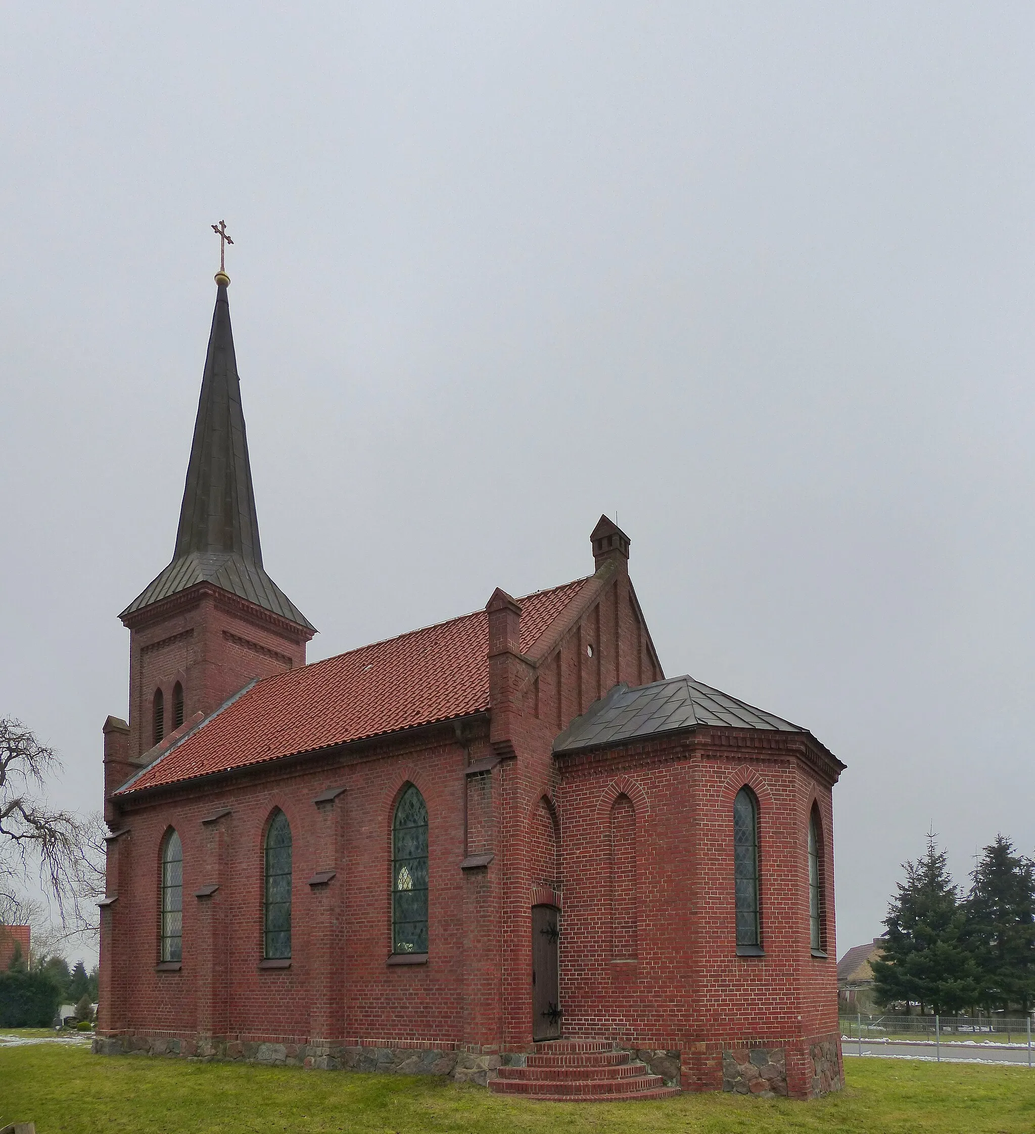 Photo showing: Kirche in Neuendorf A, Ansicht von Südosten
