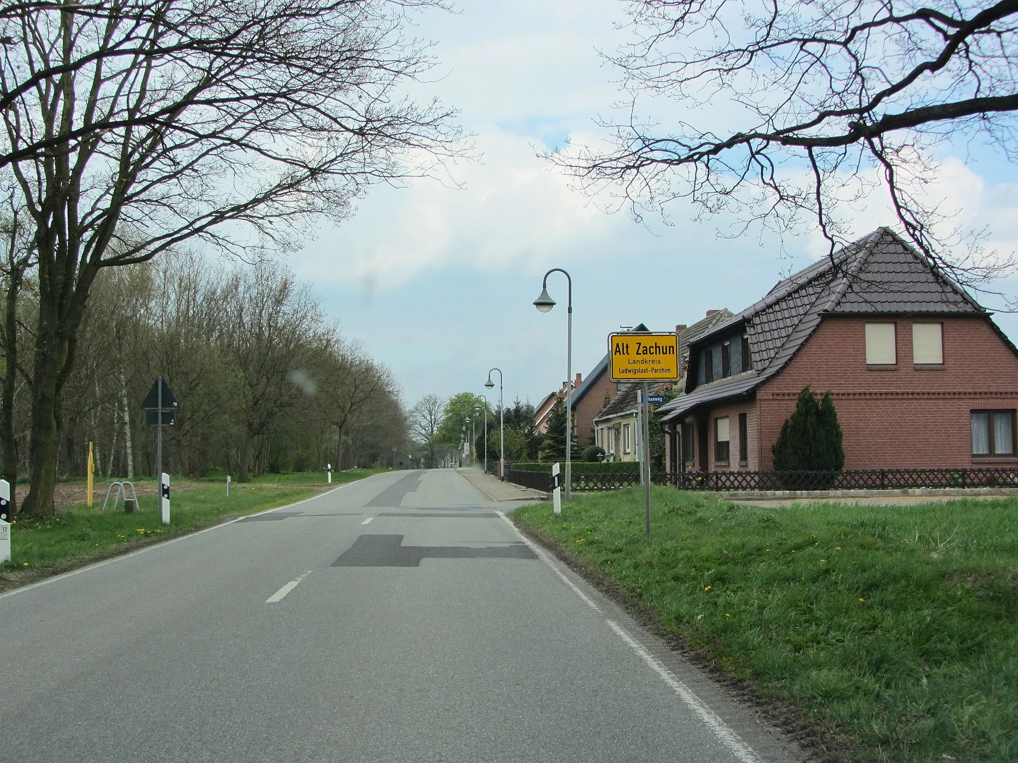 Photo showing: Entry of Alt Zachun, district Ludwigslust-Parchim, Mecklenburg-Vorpommern, Germany