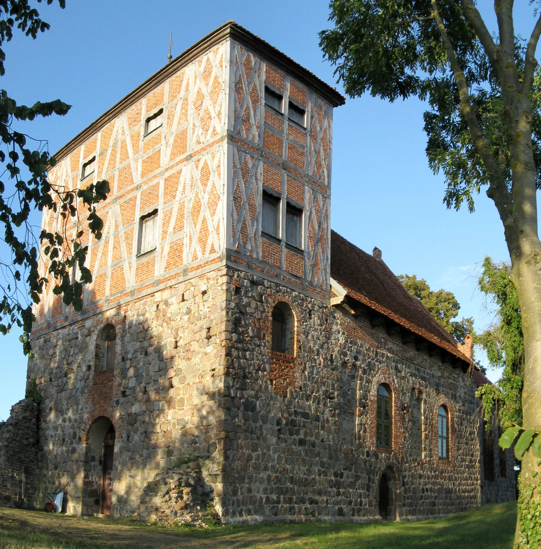 Photo showing: Church in Vielist, disctrict Müritz, Mecklenburg-Vorpommern, Germany