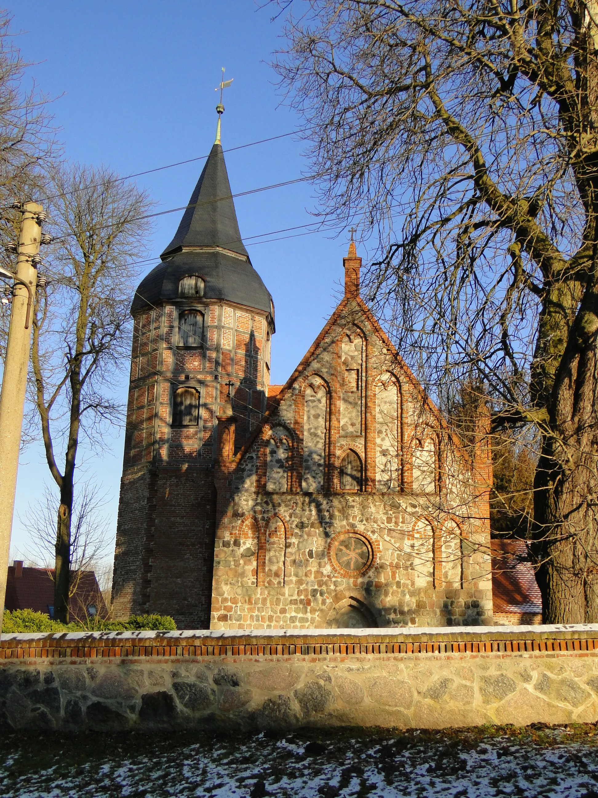 Photo showing: Church in Galenbeck, district Mecklenburg-Strelitz, Mecklenburg-Vorpommern, Germany