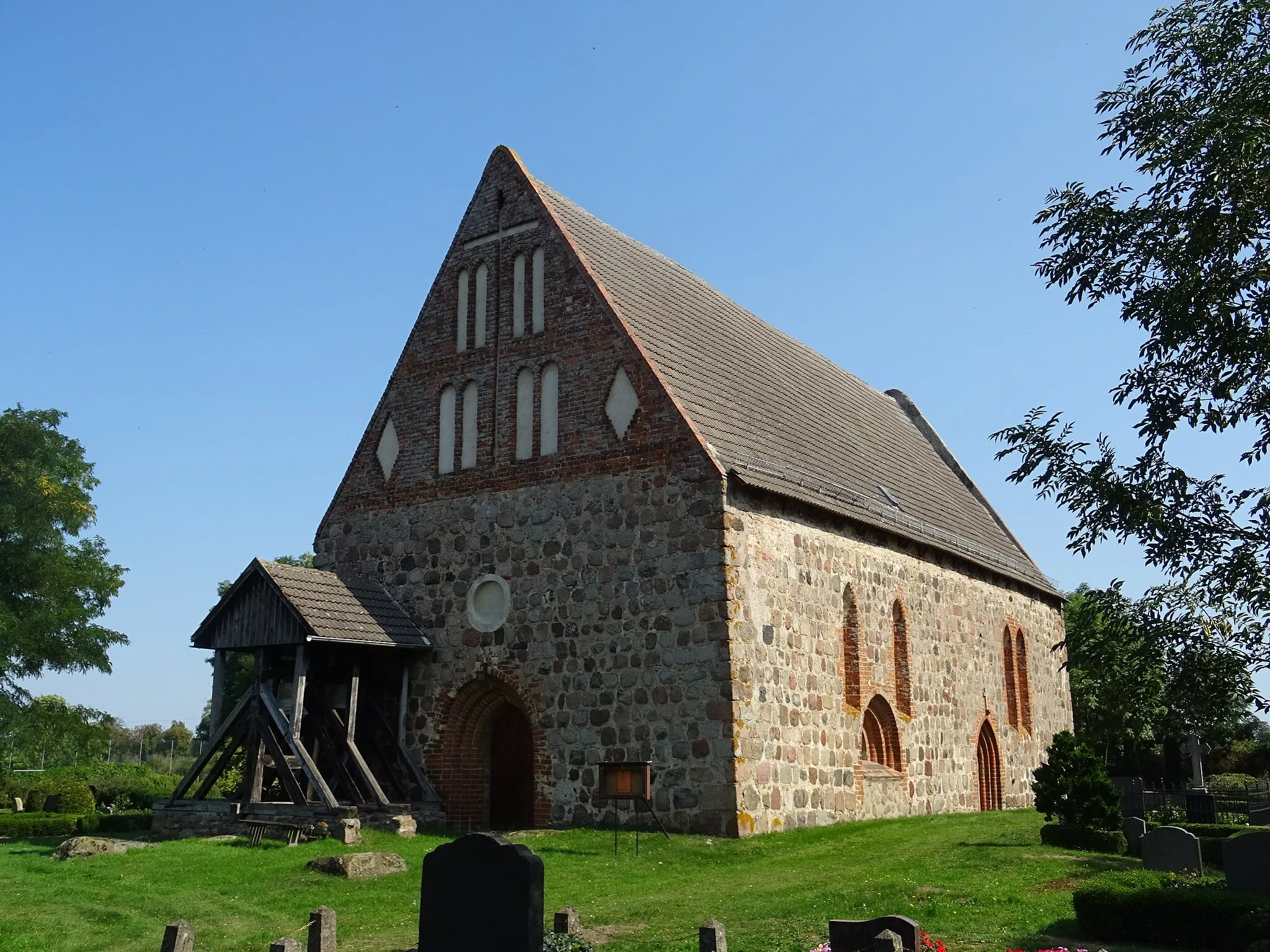 Photo showing: Utzedel, denkmalgeschützte Kirche
