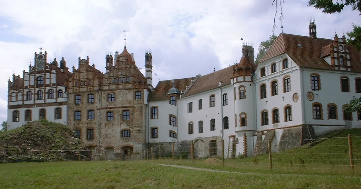 Photo showing: Castle in Basedow in Mecklenburg-Western Pomerania, Germany