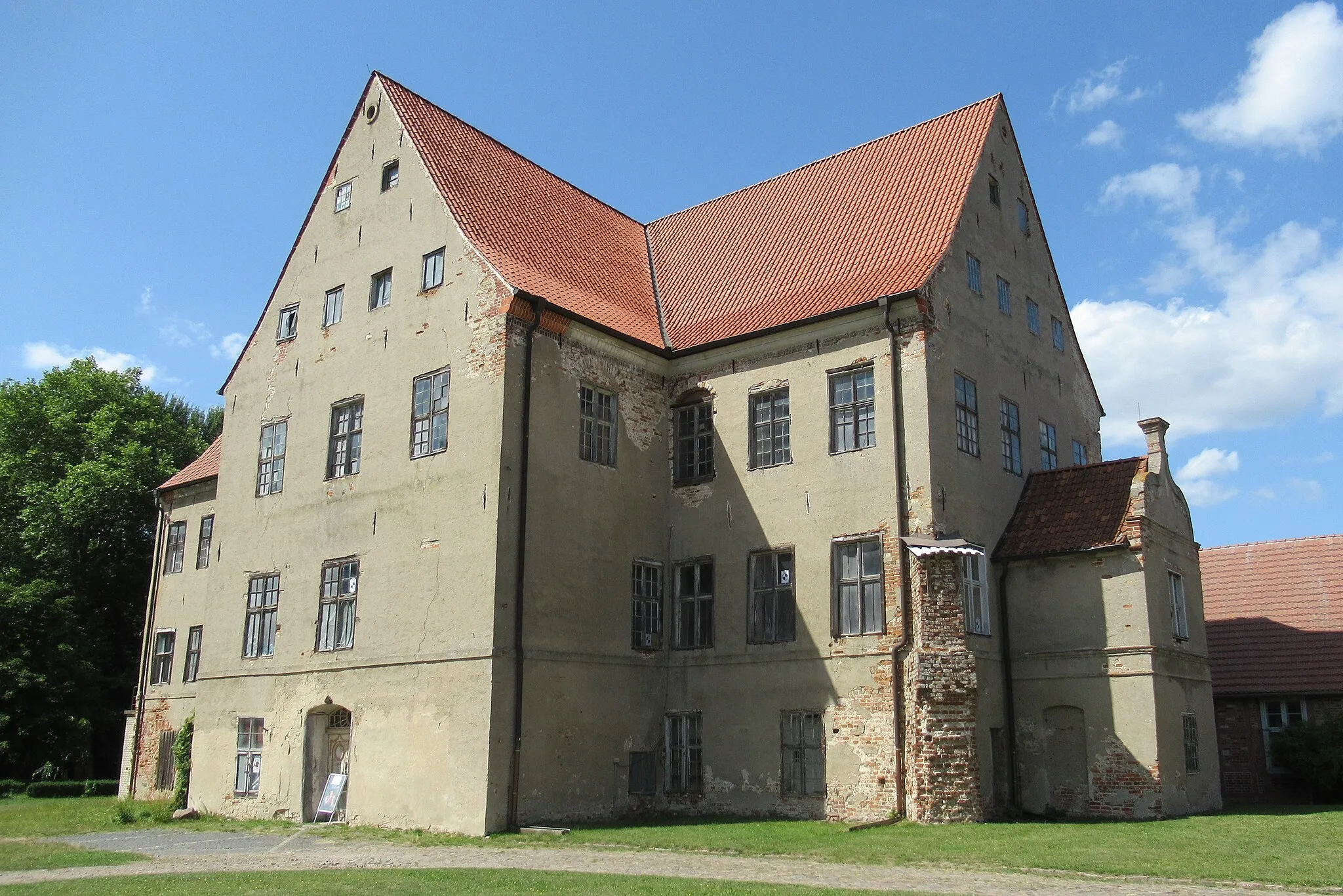 Photo showing: Schloss Ludwigsburg (Landkr.Vorpommern-Greifswald), Südfassade