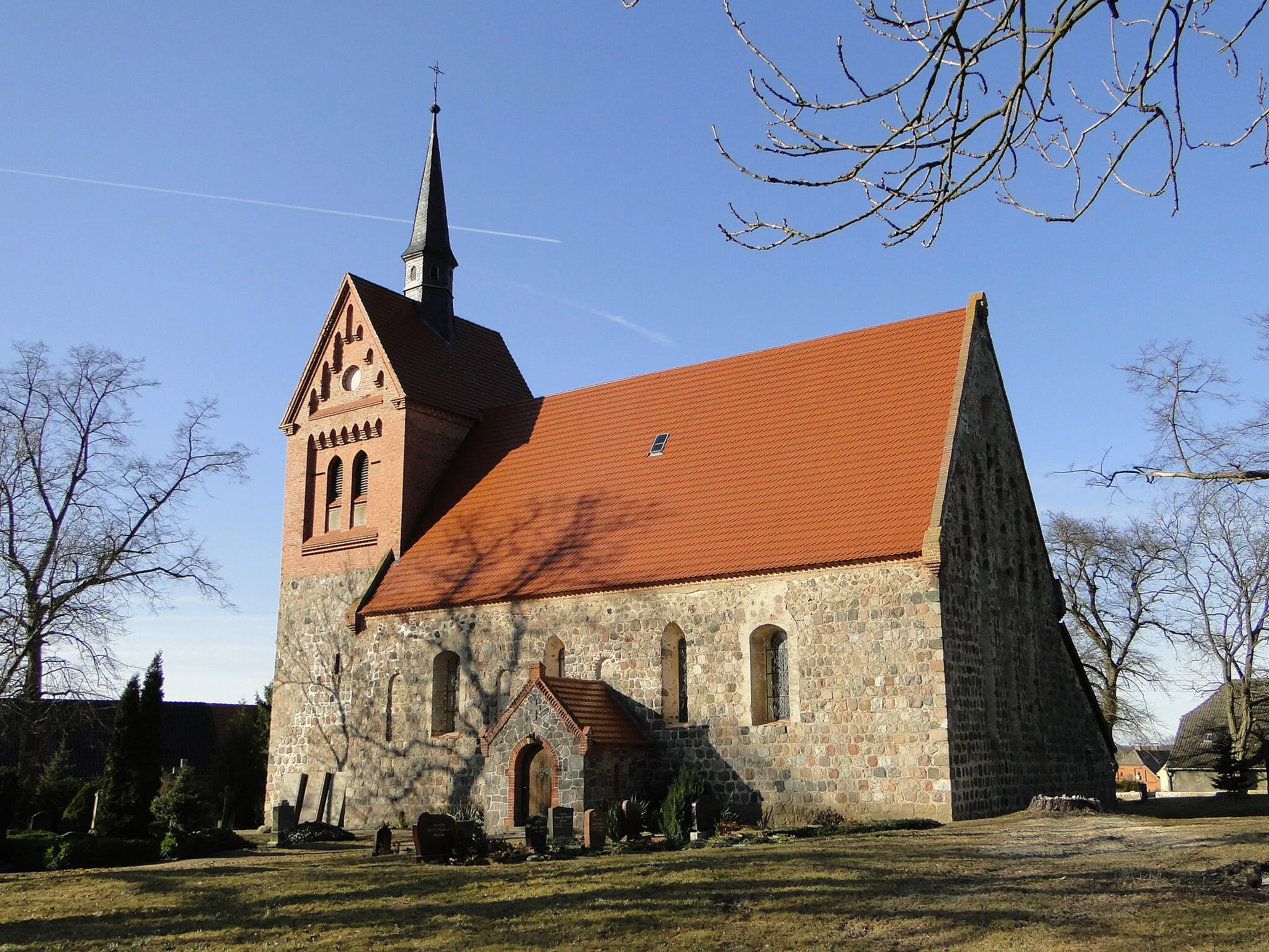 Photo showing: Church in Bredenfelde, district Mecklenburg-Strelitz, Mecklenburg-Vorpommern, Germany