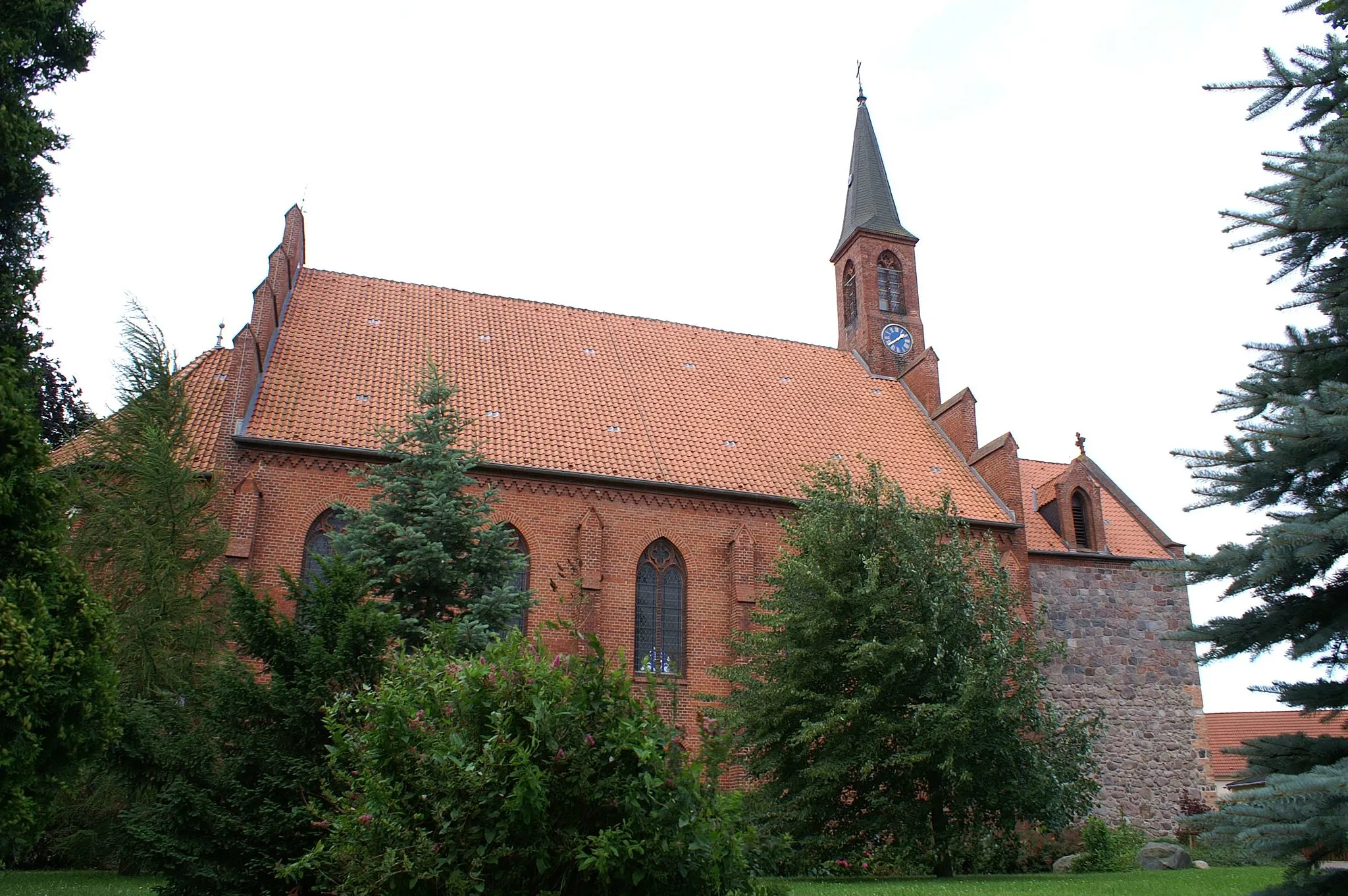 Photo showing: Jarmen - Landkreis Demmin - Kirche - Nordseite