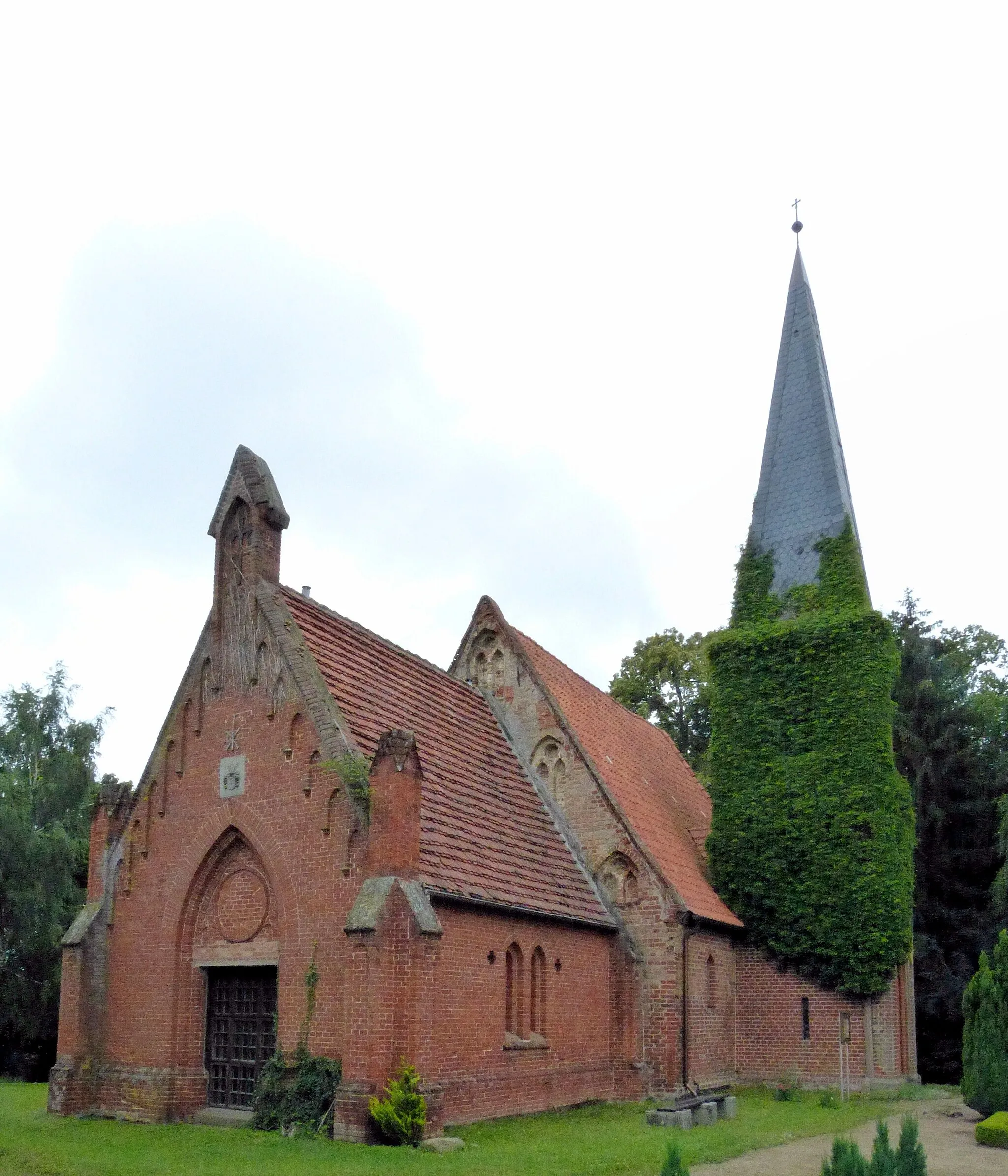 Photo showing: Kirche in Lüssow bei Gützkow
