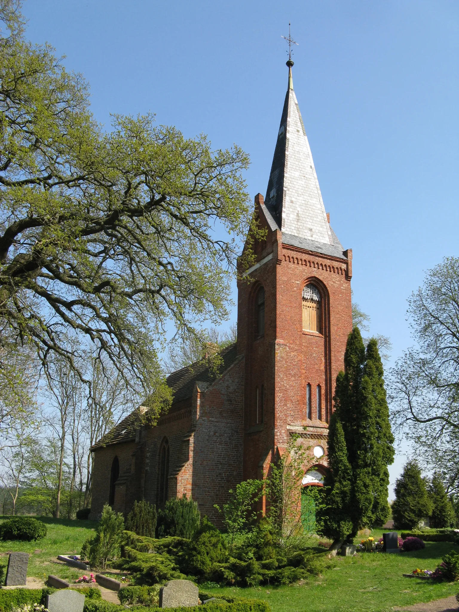 Photo showing: Church in Sülten, district Ludwigslust-Parchim, Mecklenburg-Vorpommern, Germany