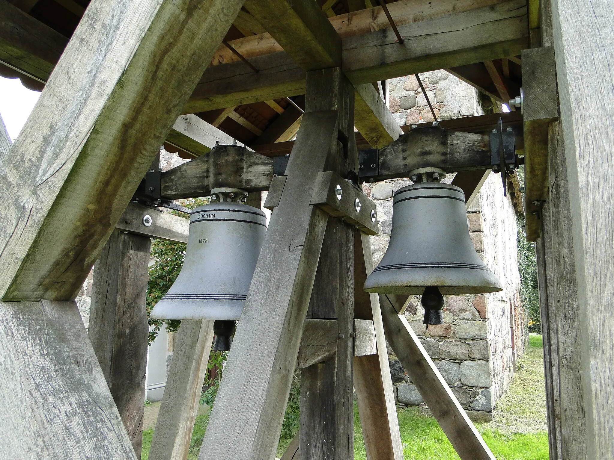 Photo showing: Church bells in Staven, district Mecklenburg-Strelitz, Mecklenburg-Vorpommern, Germany