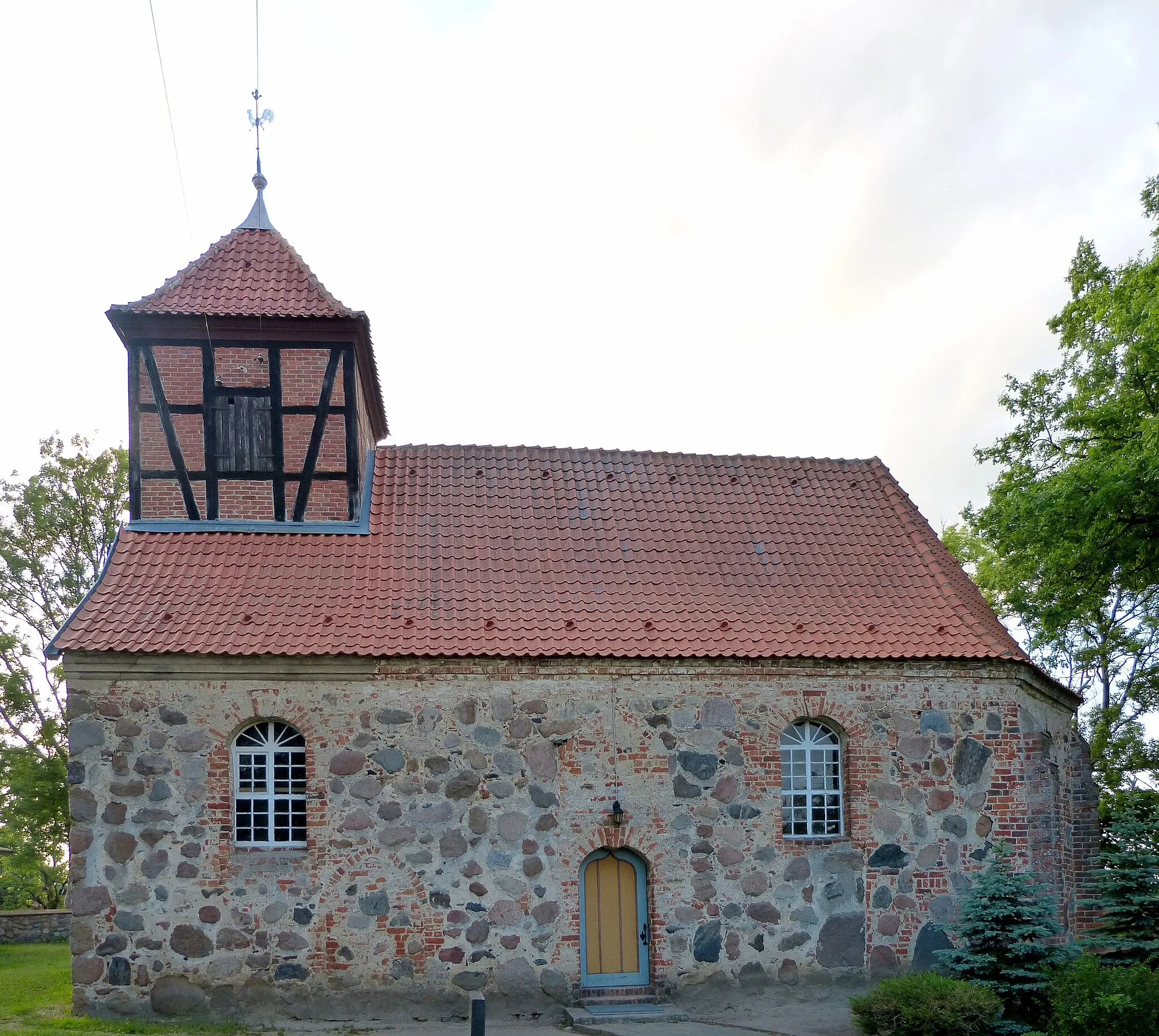 Photo showing: Kirche in Pripsleben, Südseite