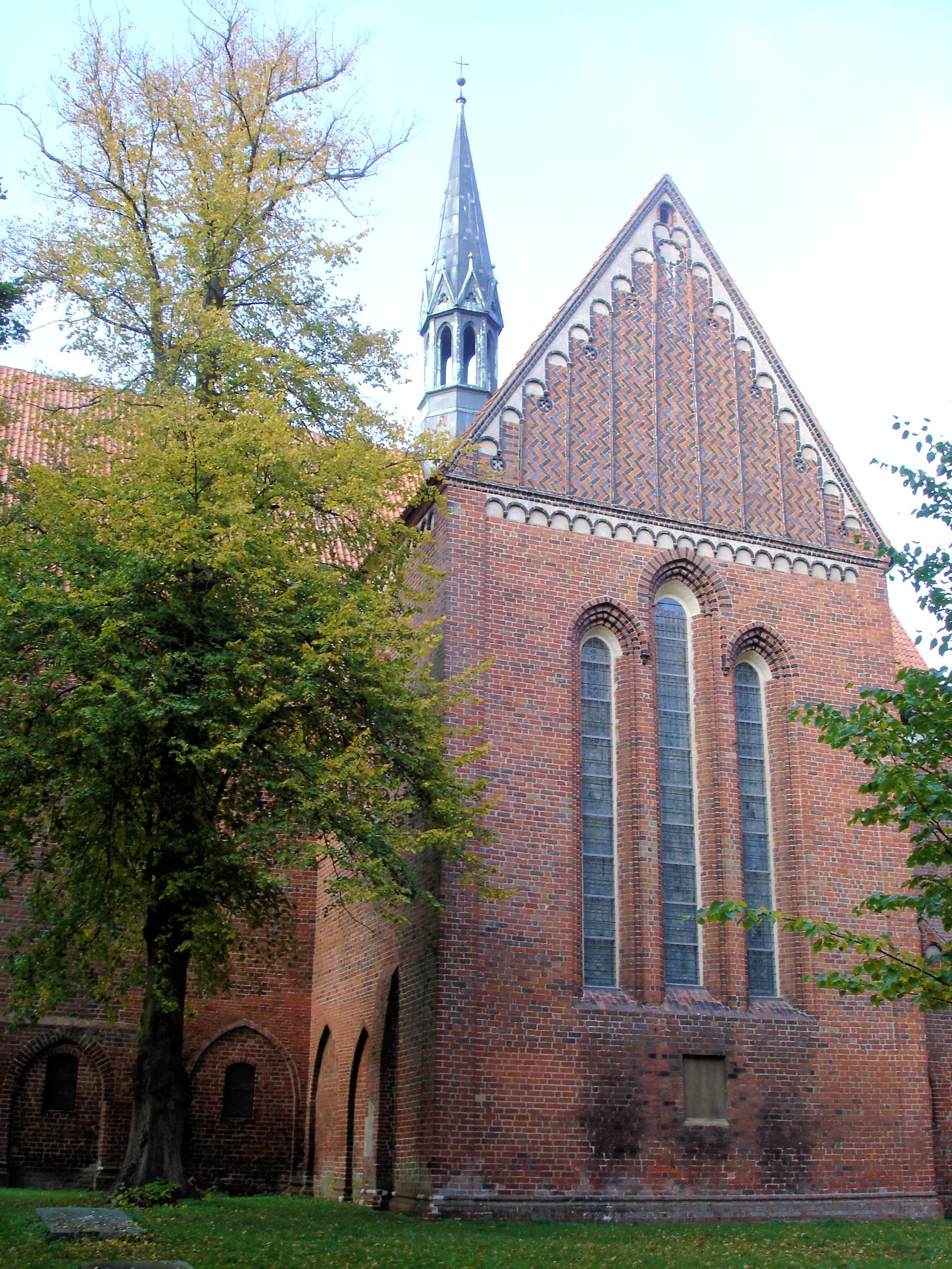 Photo showing: eastern gabel of the minster in Neukloster, Mecklenburg, Germany