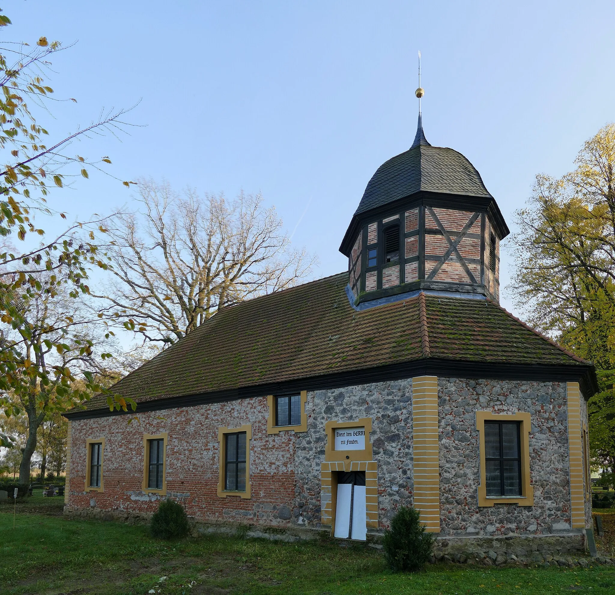 Photo showing: Dreifaltigkeitskirche auf dem Scharmützel bei Ferdinandshof, Ansicht von Nordwesten
