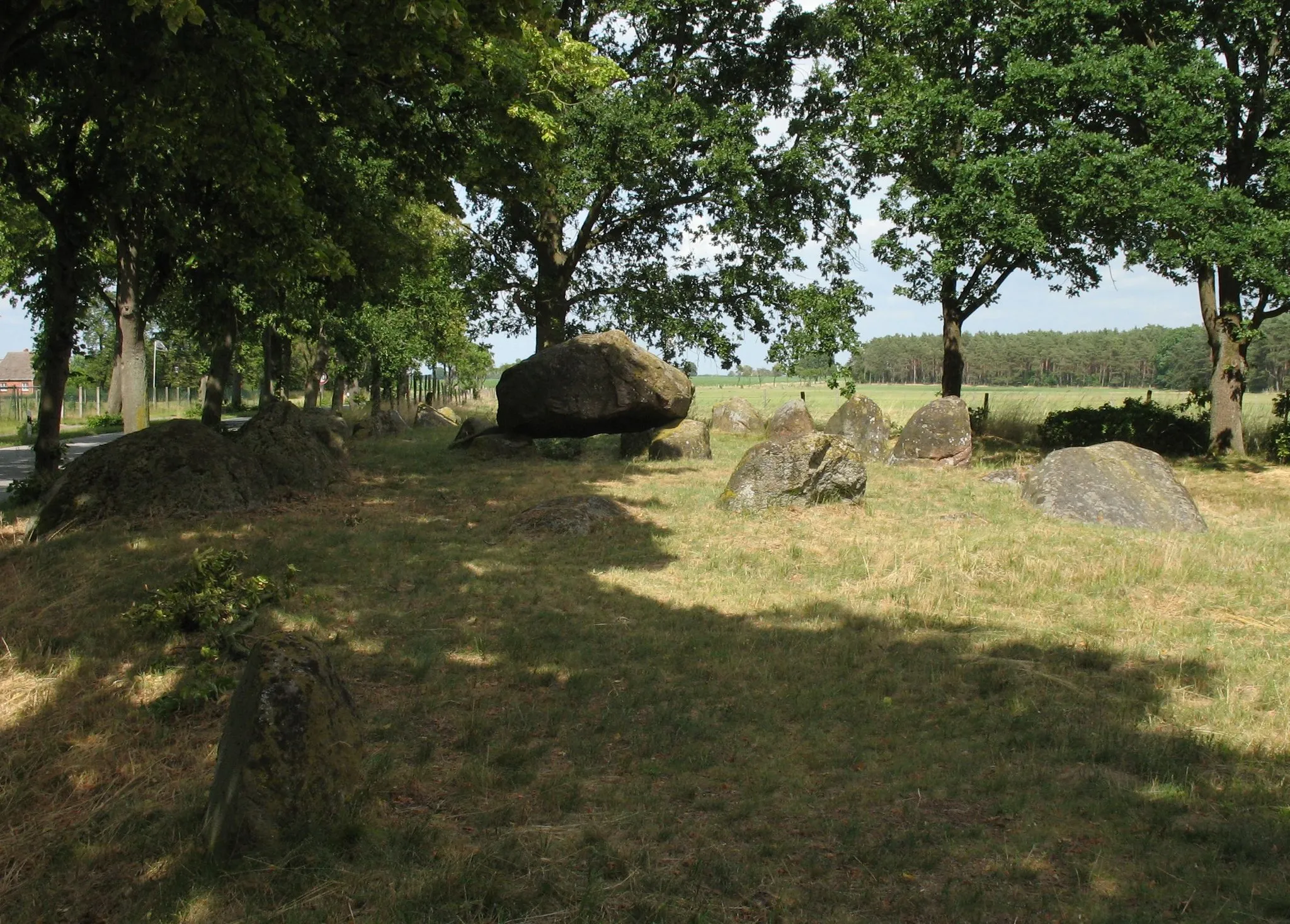 Photo showing: Dolmen in Lenzen-Mellen in Brandenburg, Germany