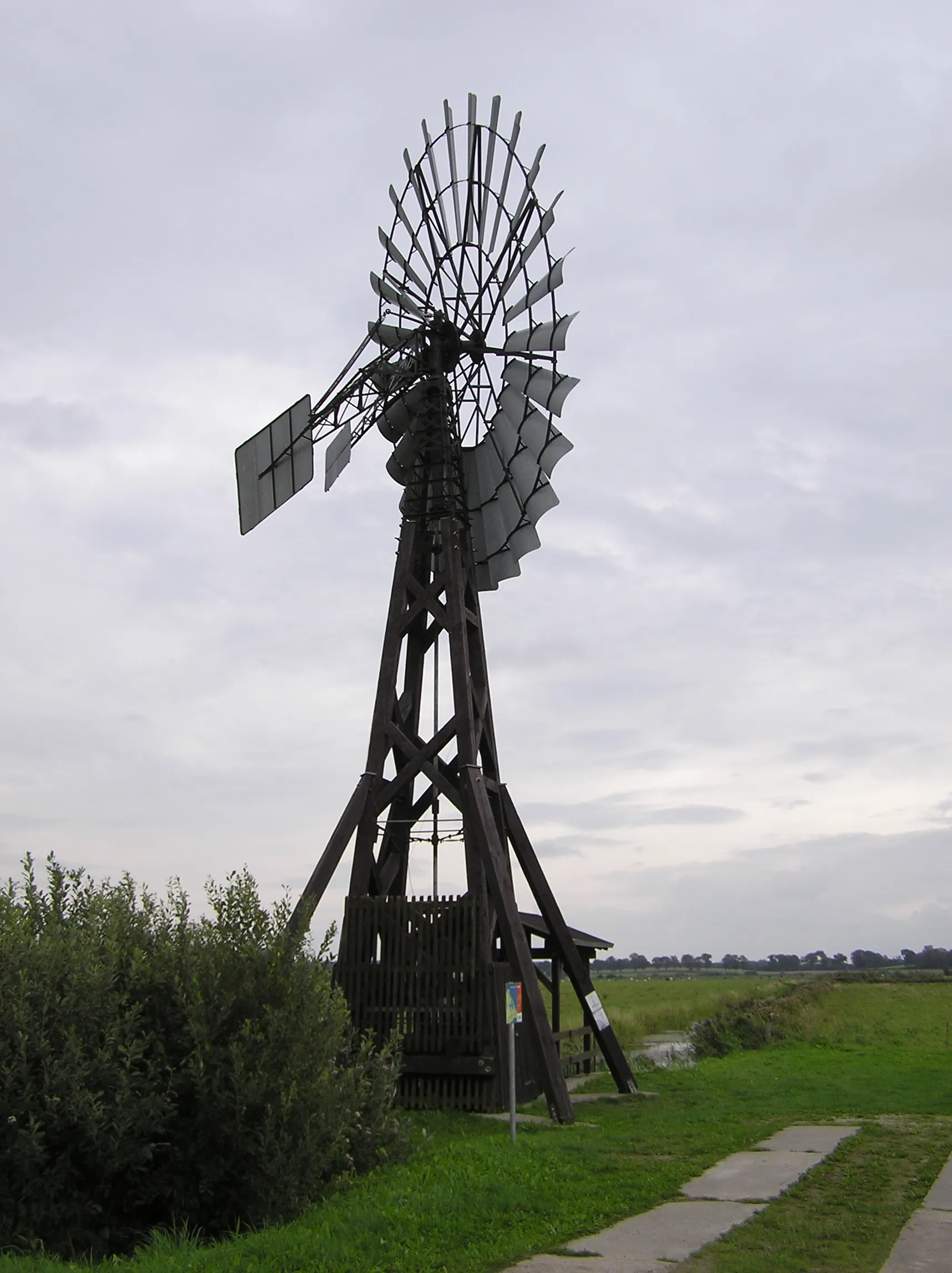 Photo showing: Windkraftschöpfrad im Thurbruch