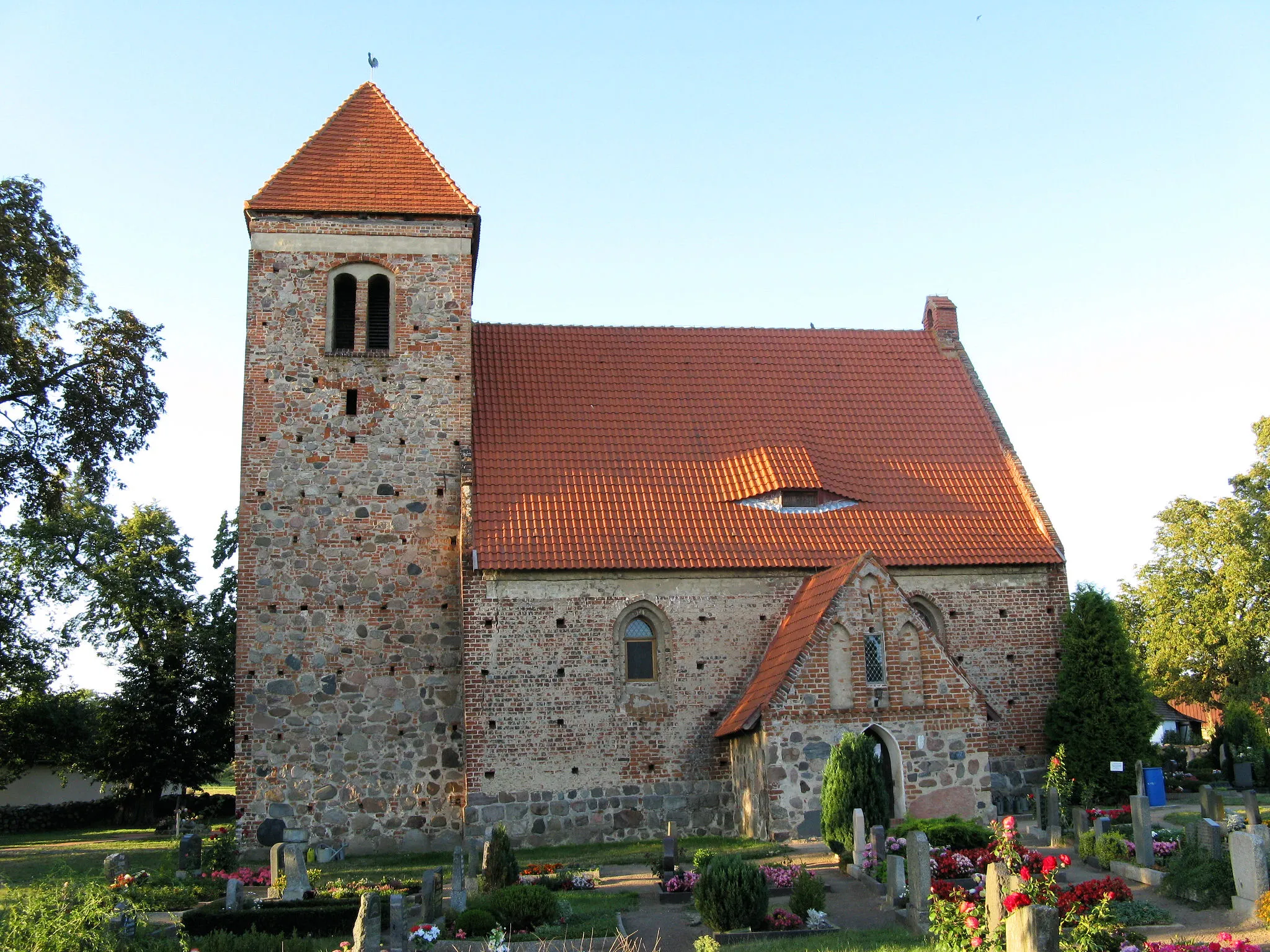 Photo showing: Church in Sommerstorf, disctrict Mecklenburgische Seenplatte, Mecklenburg-Vorpommern, Germany